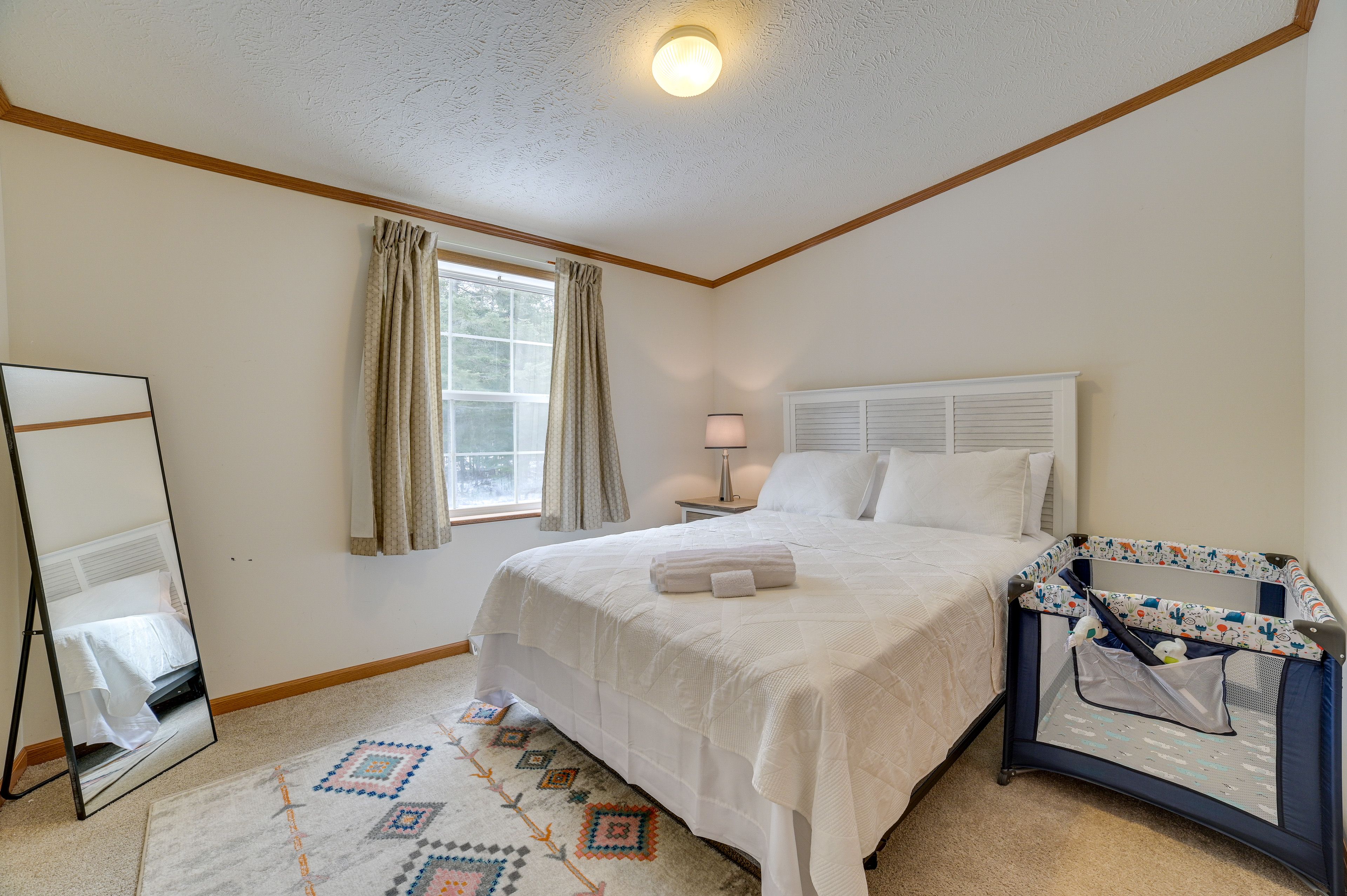 Bedroom 2 | Queen Bed | Pack 'n Play