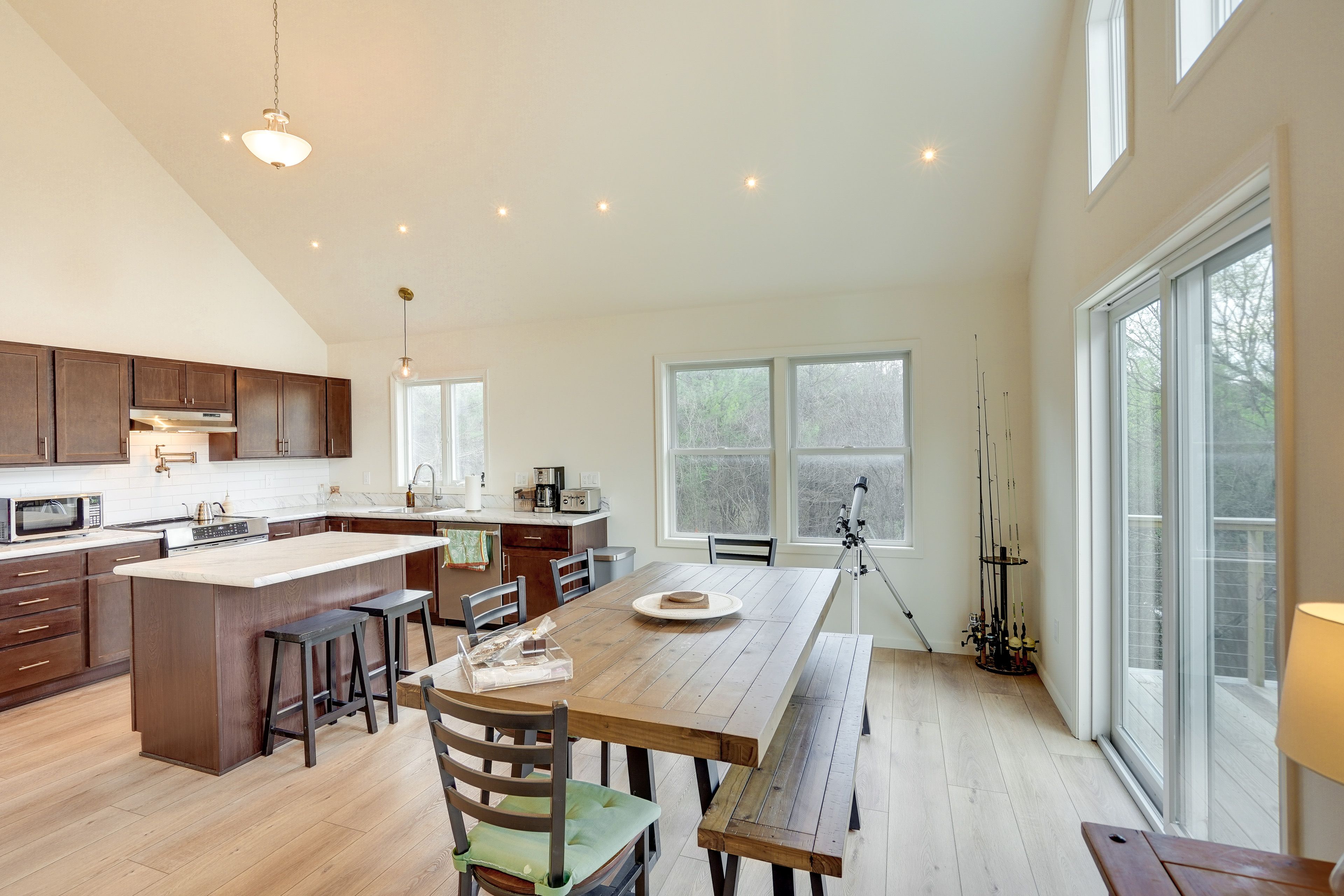 Dining Area | High Chair Available