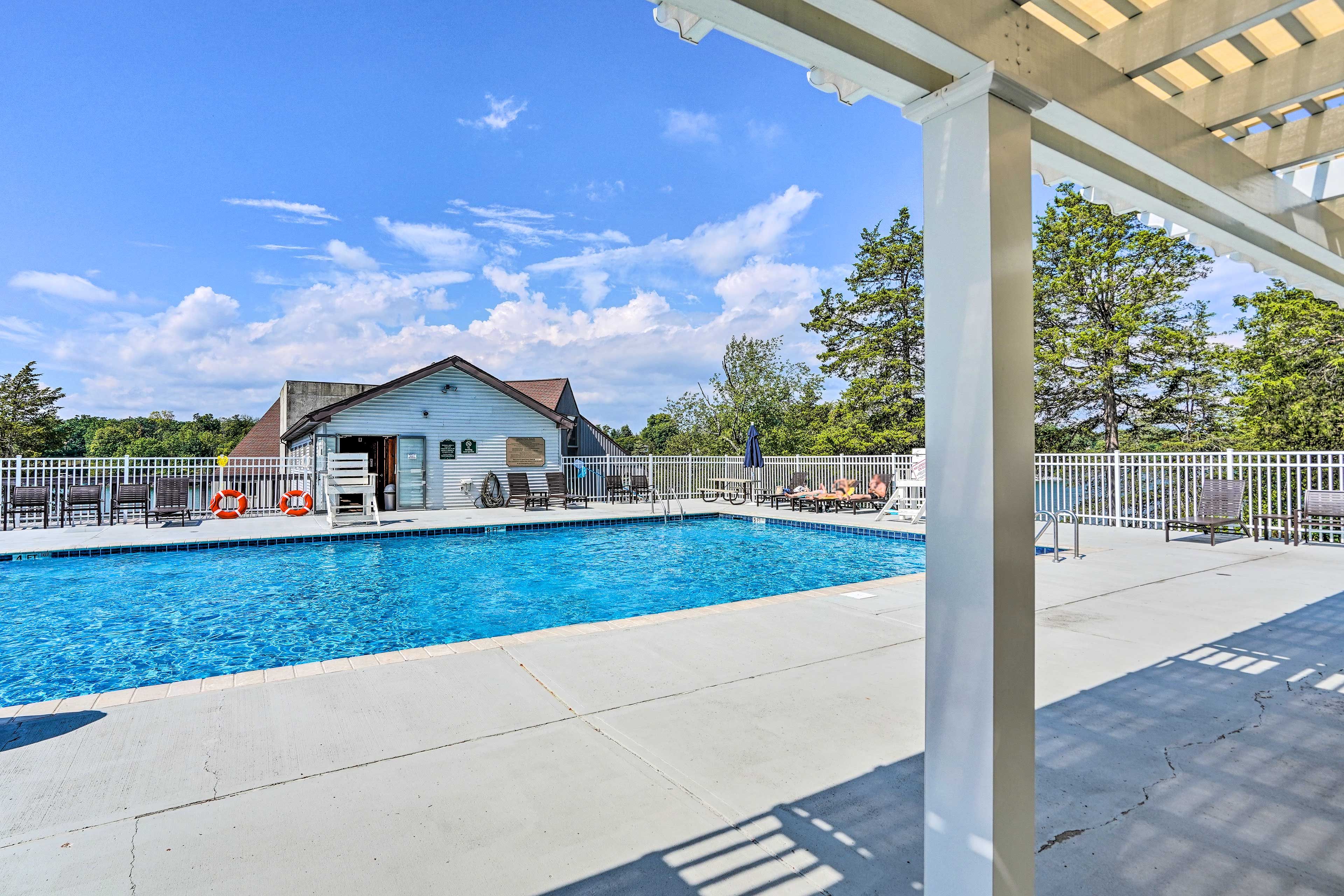 Community Amenities | 2 Pools Available