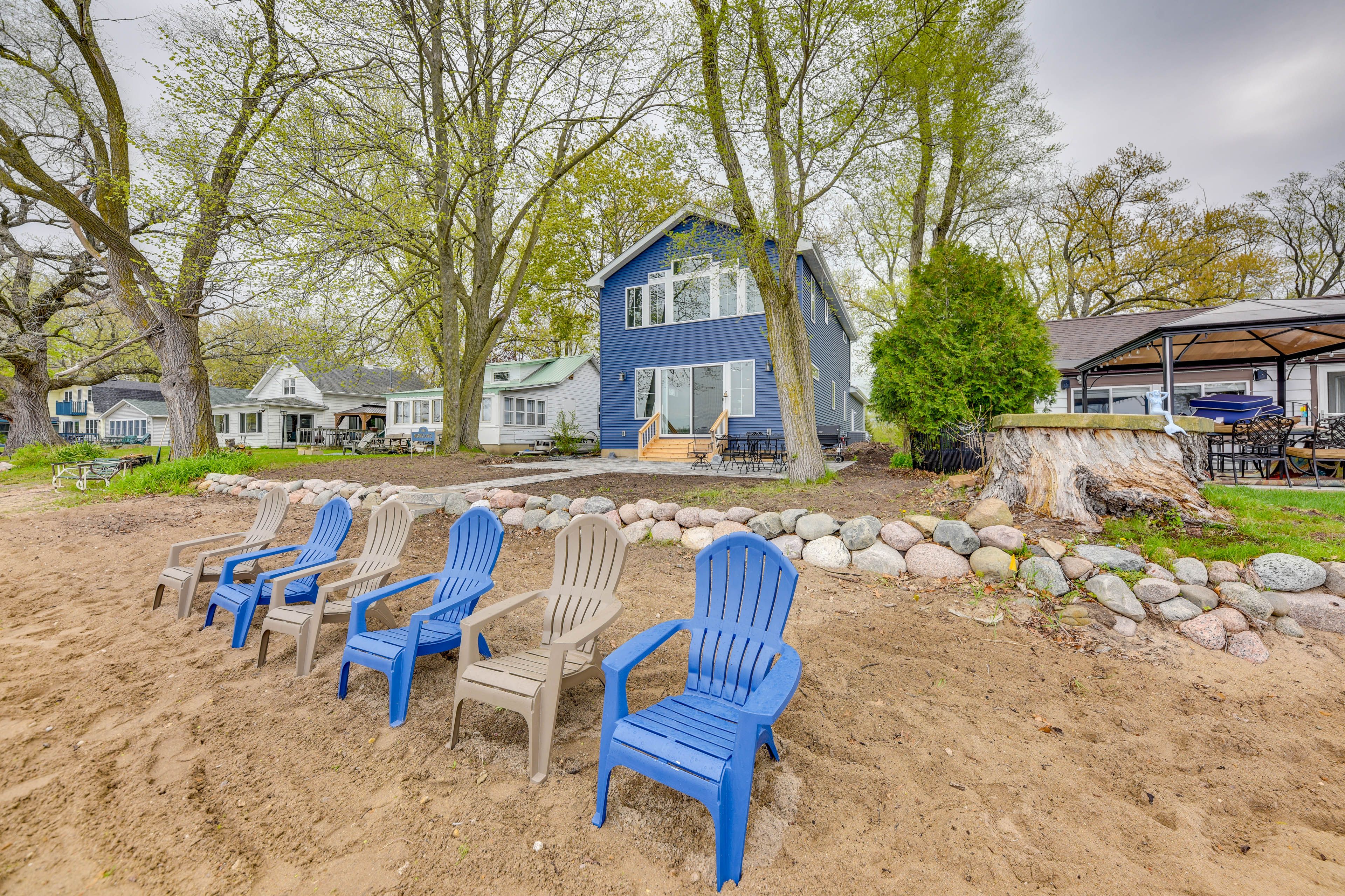 Private Beach | Lake Access