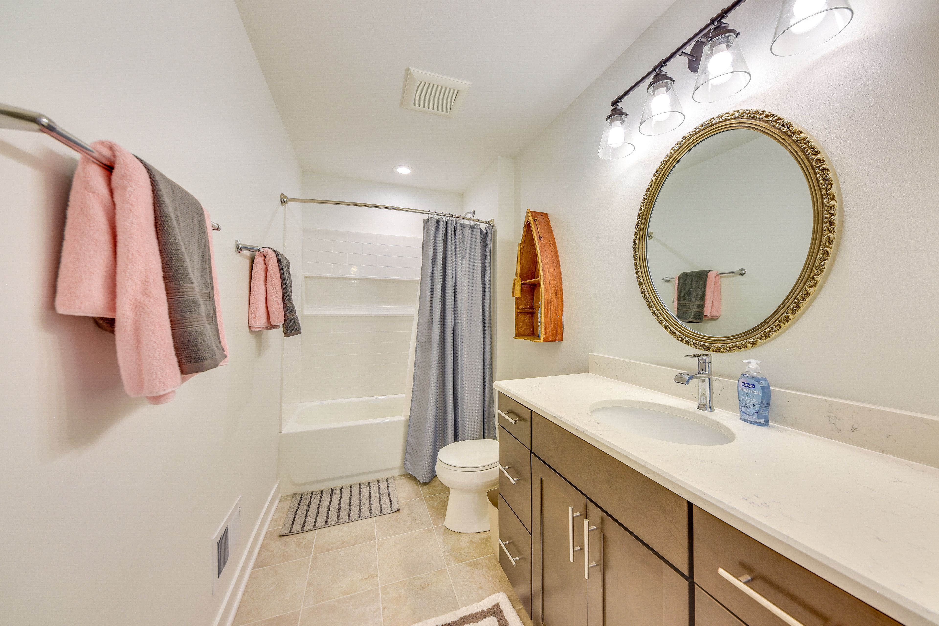 Full Bathroom | Hair Dryer