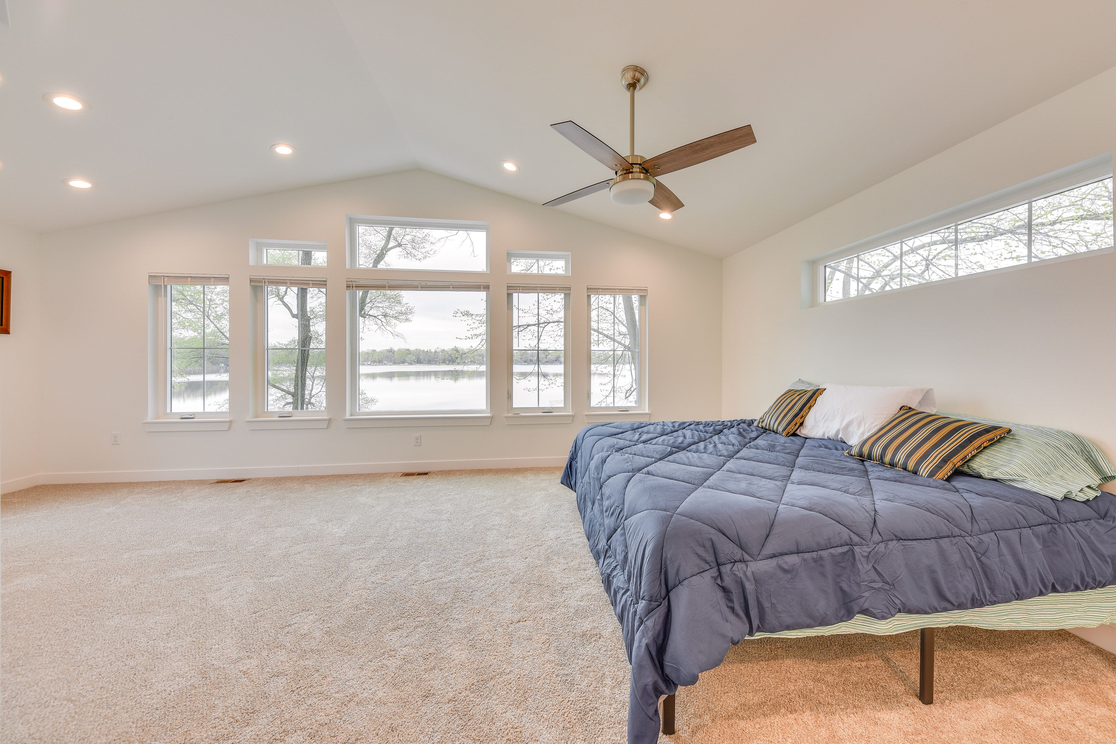 Bedroom 1 | Upper Level | King Bed | Linens Provided | En-Suite Bathroom