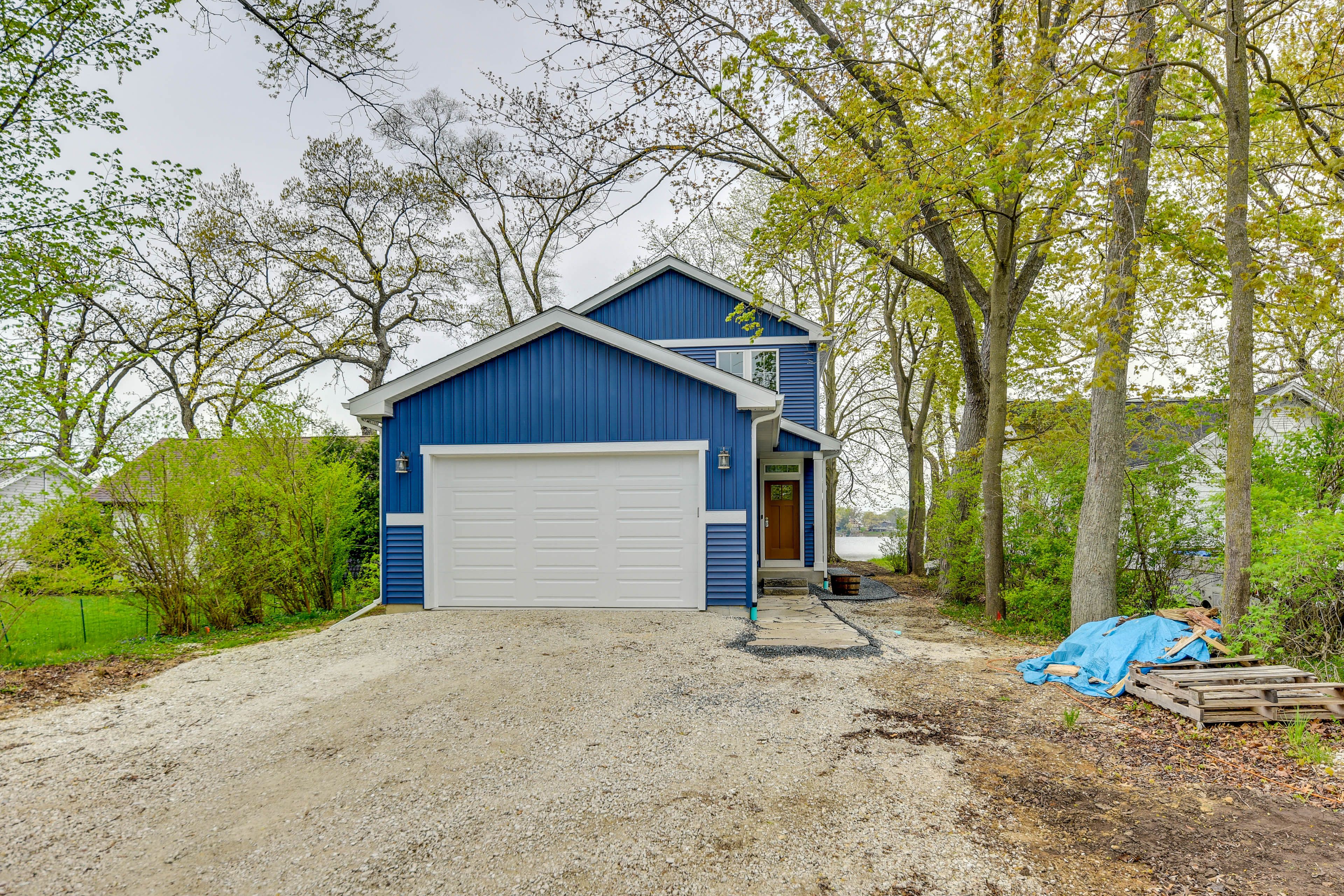 Parking | Driveway (6 Vehicles) | RV/Trailer Parking