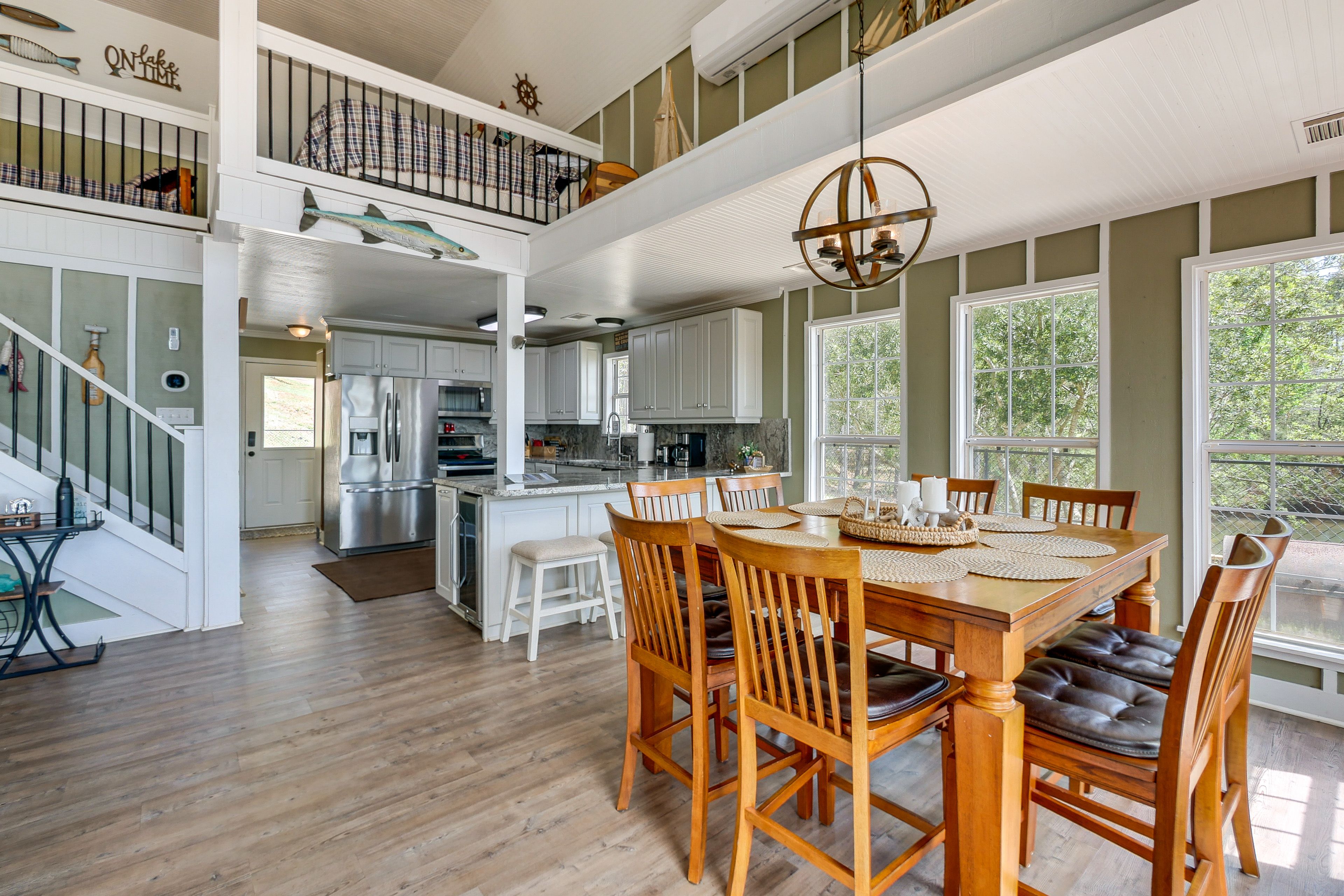 Dining Area | Dishware & Flatware