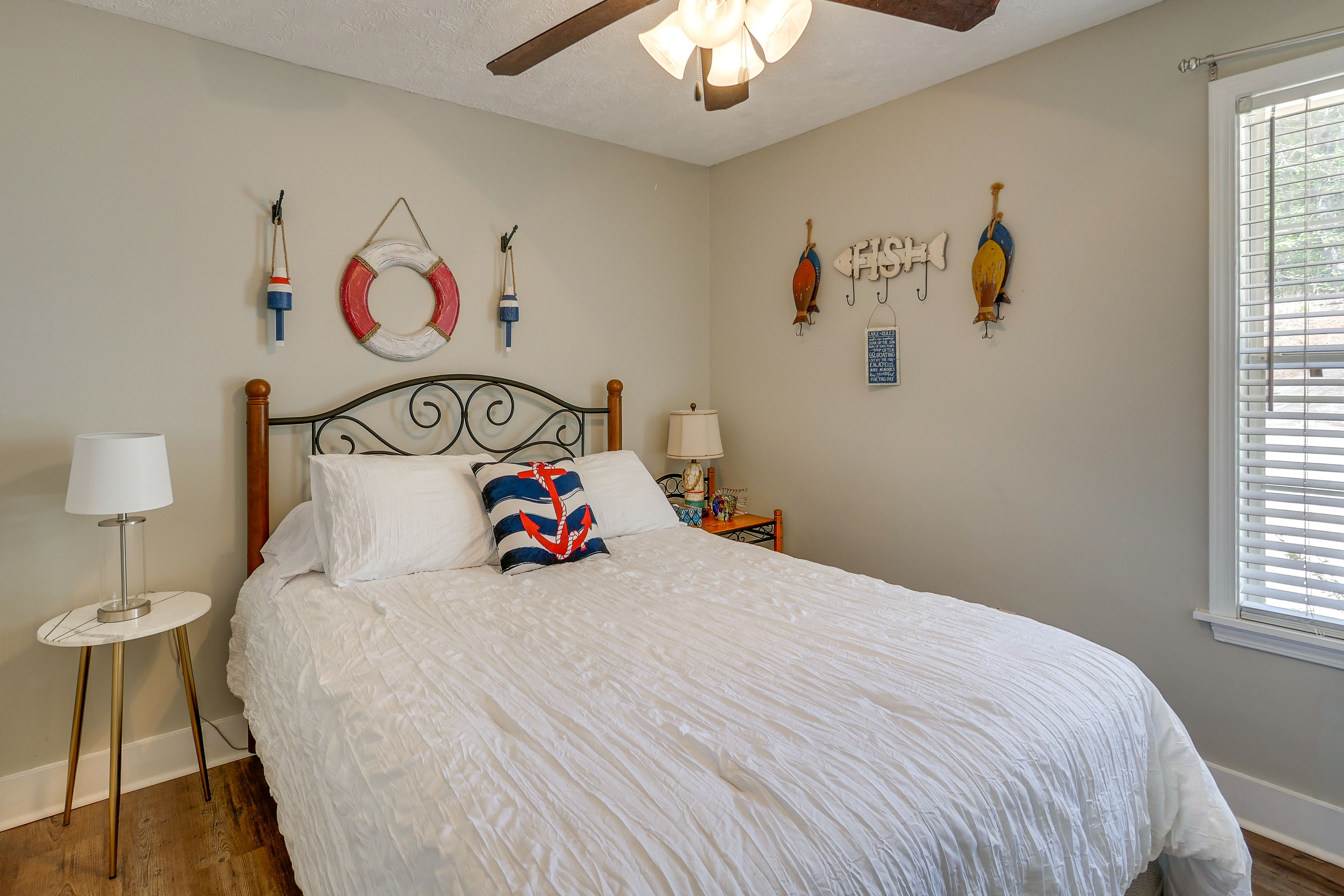 Bedroom 4 | Queen Bed