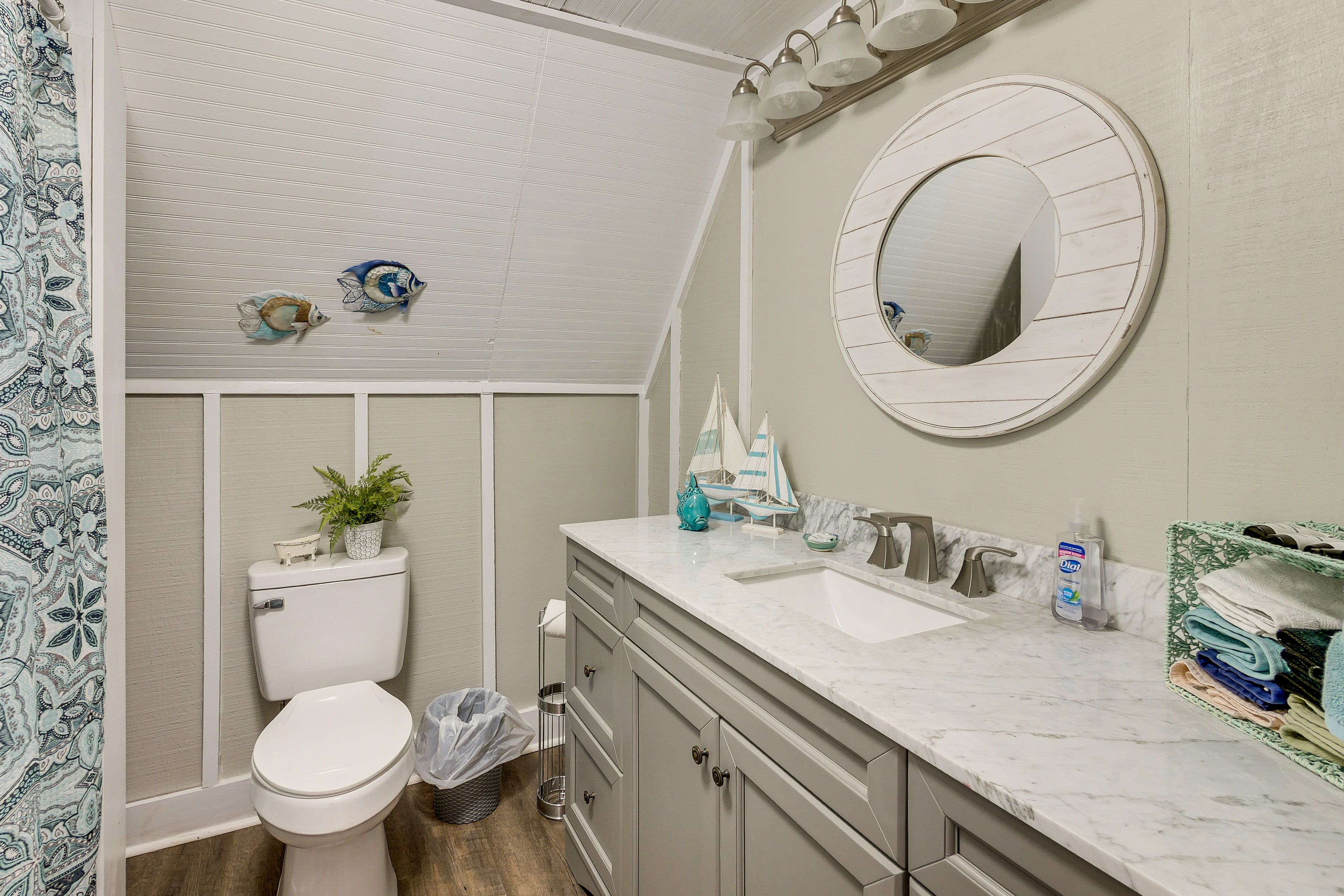 Full Bath | Hair Dryer