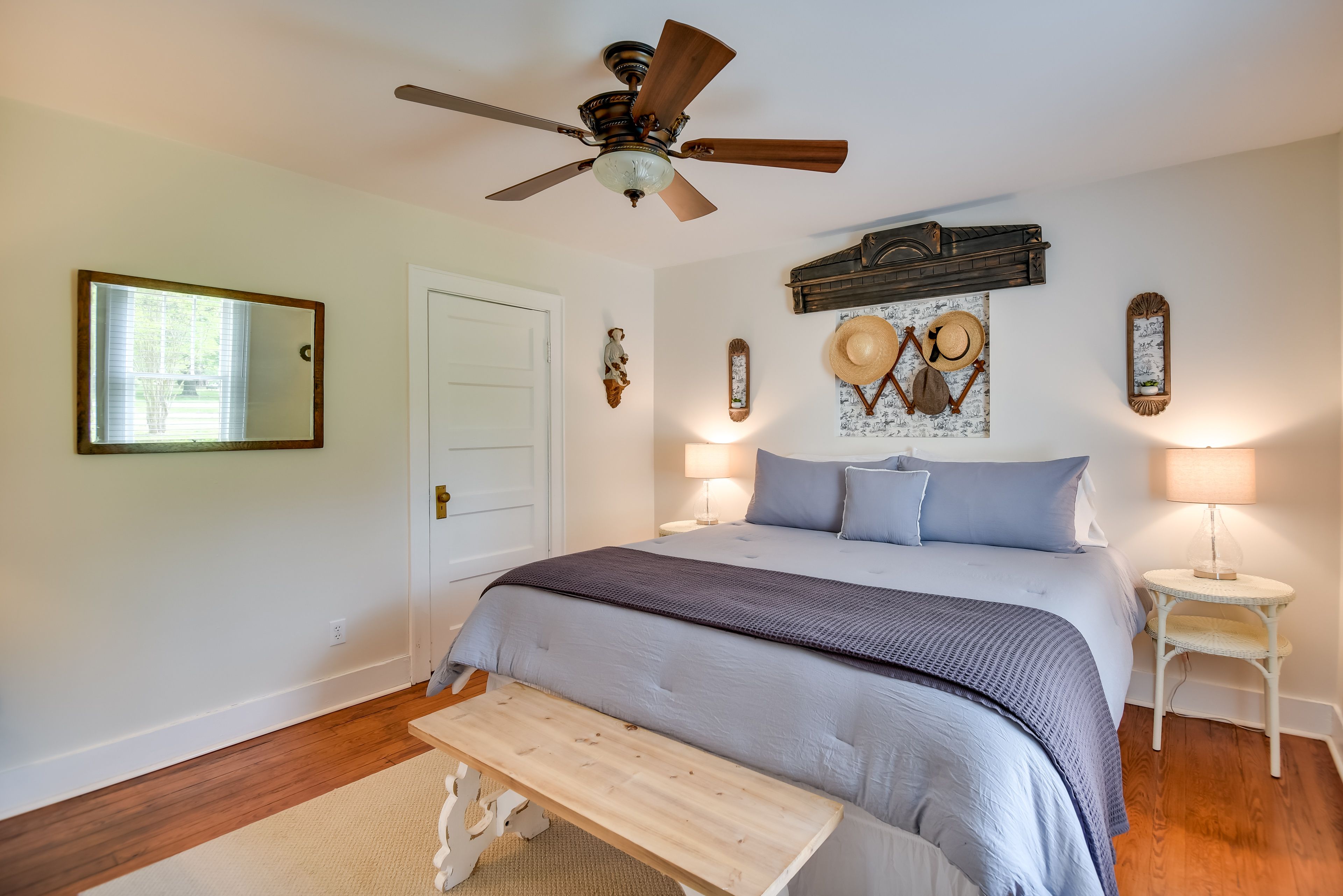Bedroom 1 | King Bed | Linens Provided