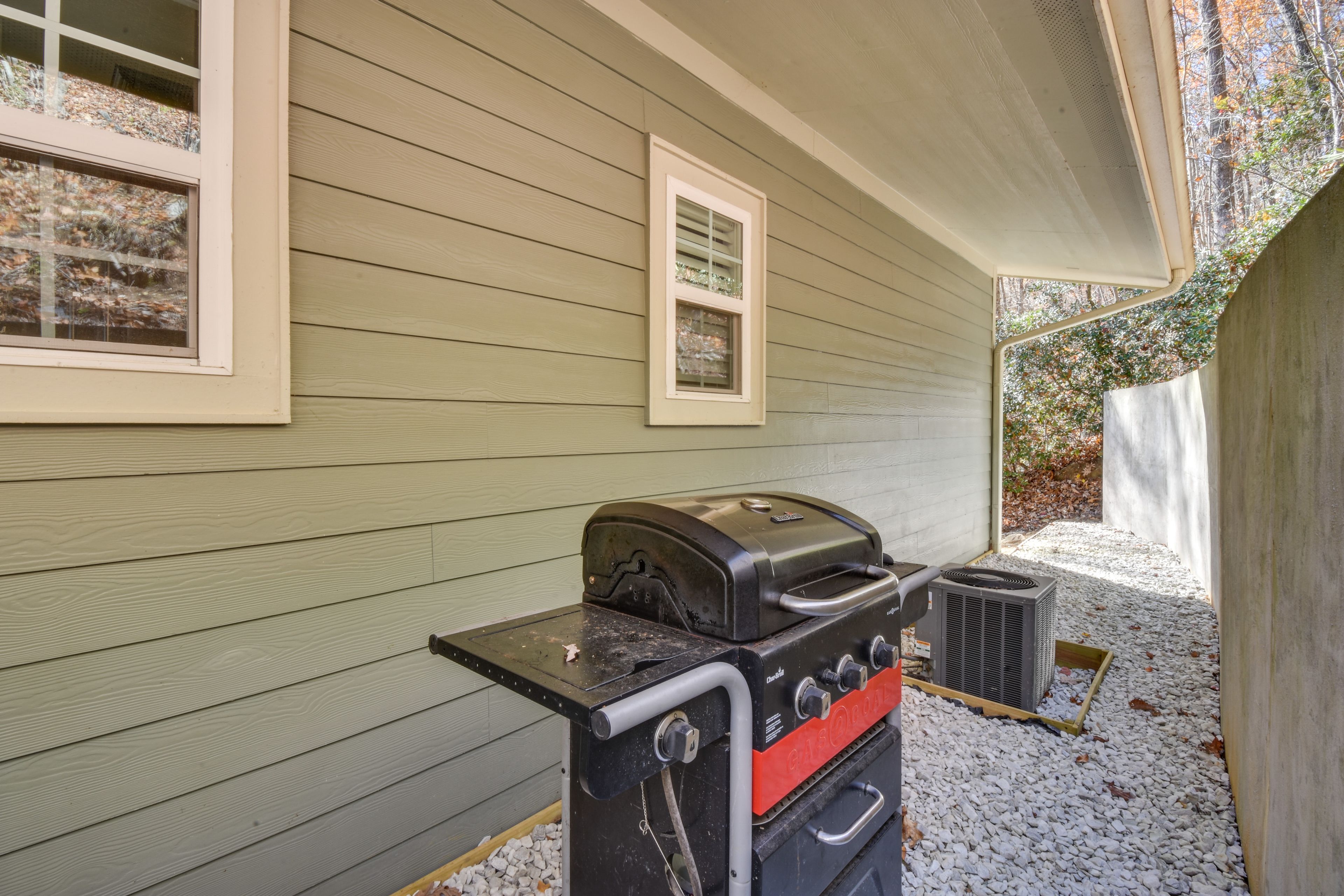House Exterior | Gas Grill