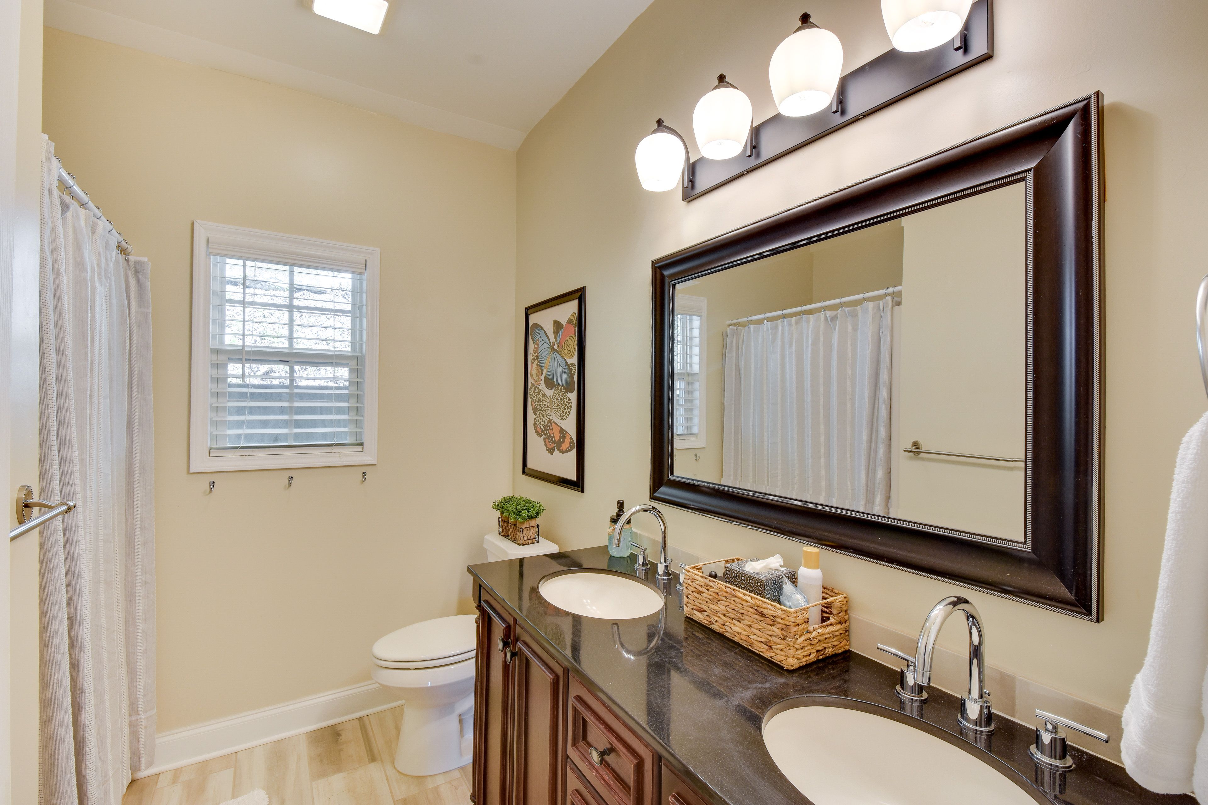 Full Bathroom | 2nd Floor