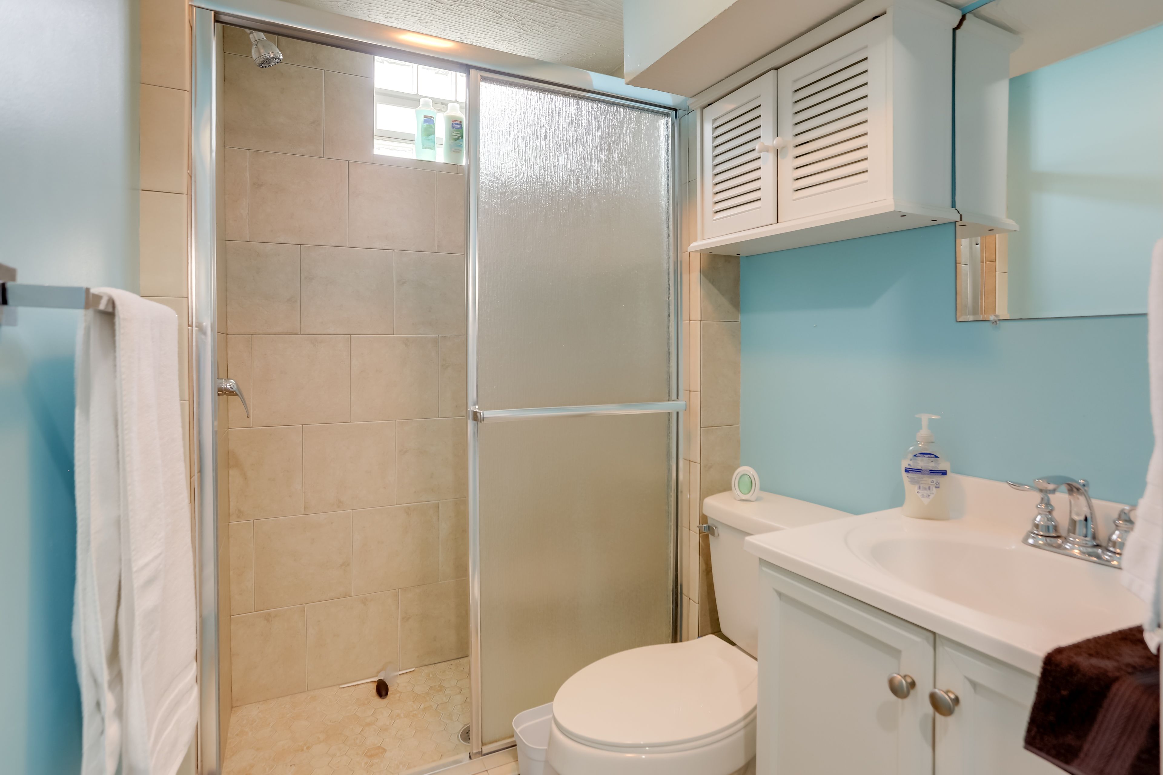 Full Bathroom | Hair Dryer | Towels Provided