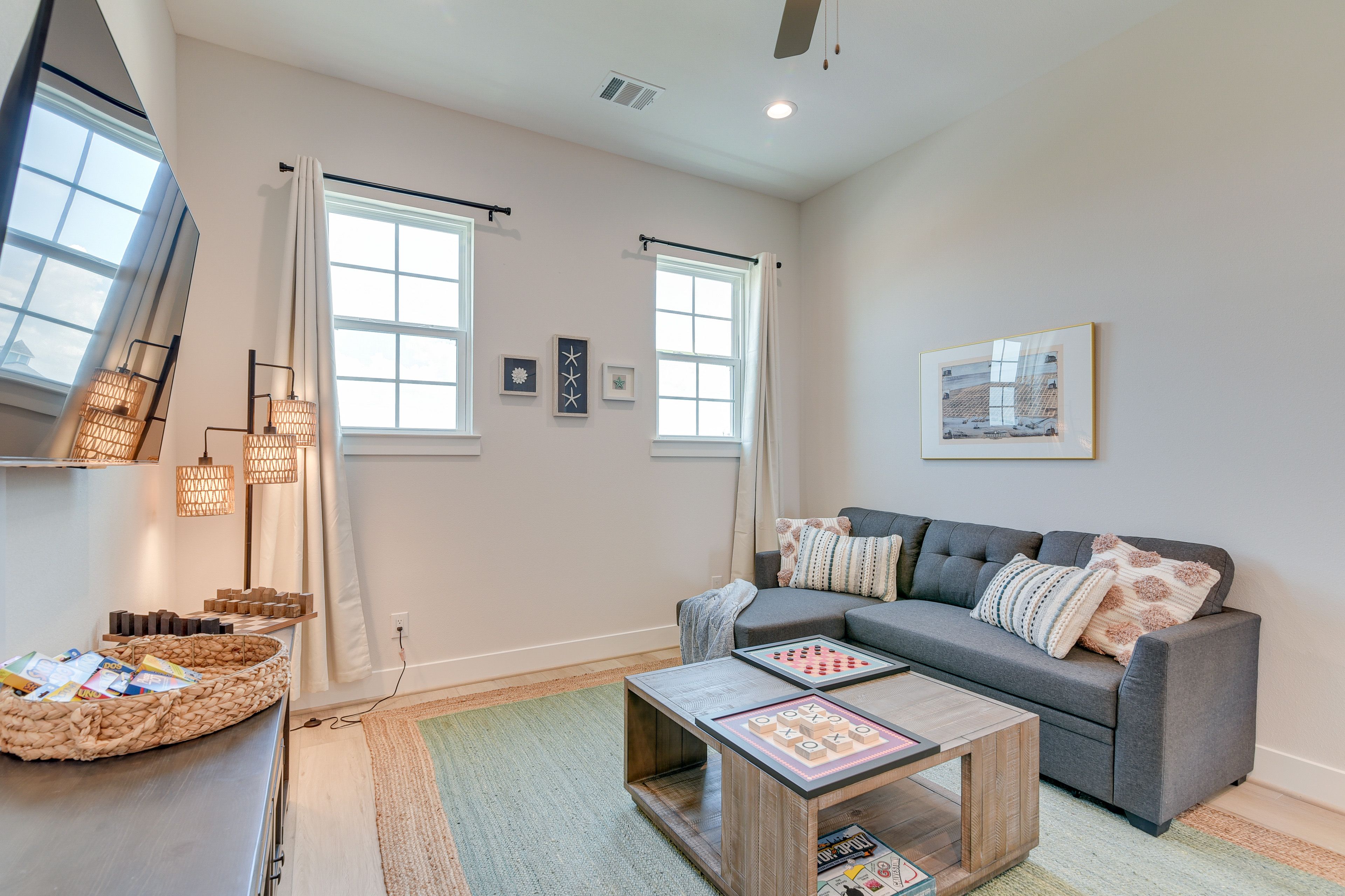 Family Room | Top Floor | Sleeper Sofa | Smart TV w/ Cable