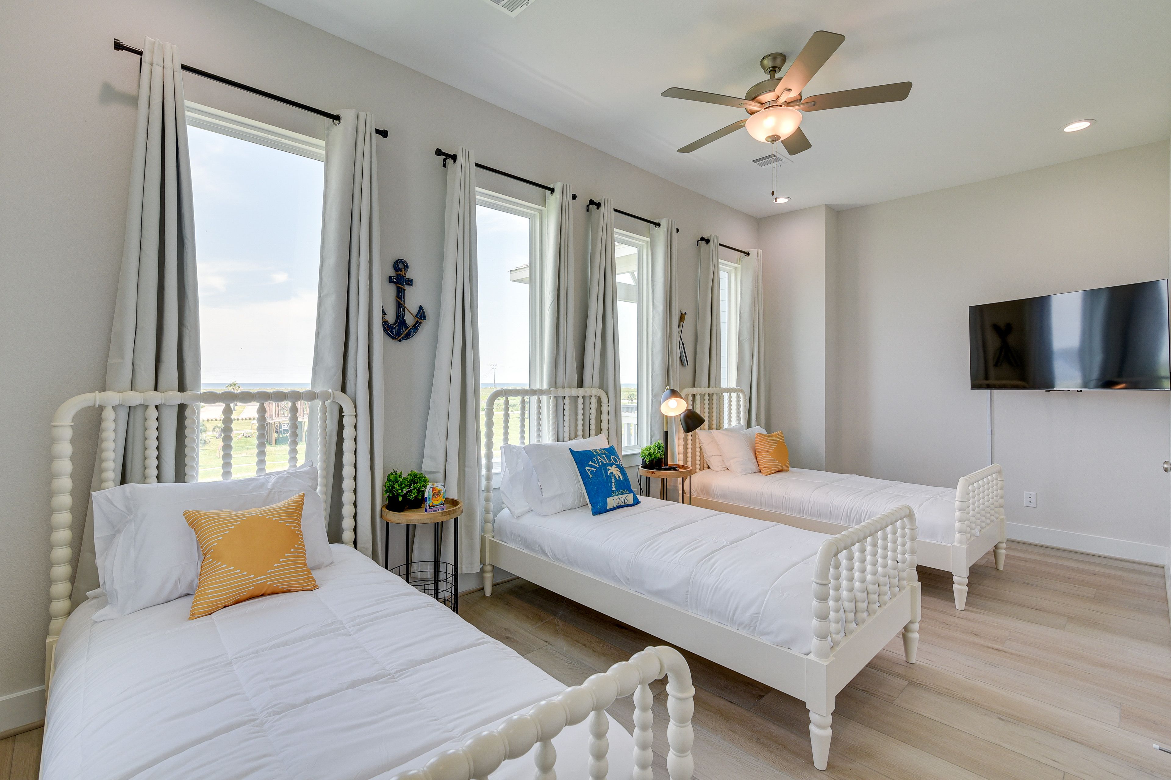 Bedroom 3 | Top Floor | 3 Twin Beds | Smart TV w/ Cable