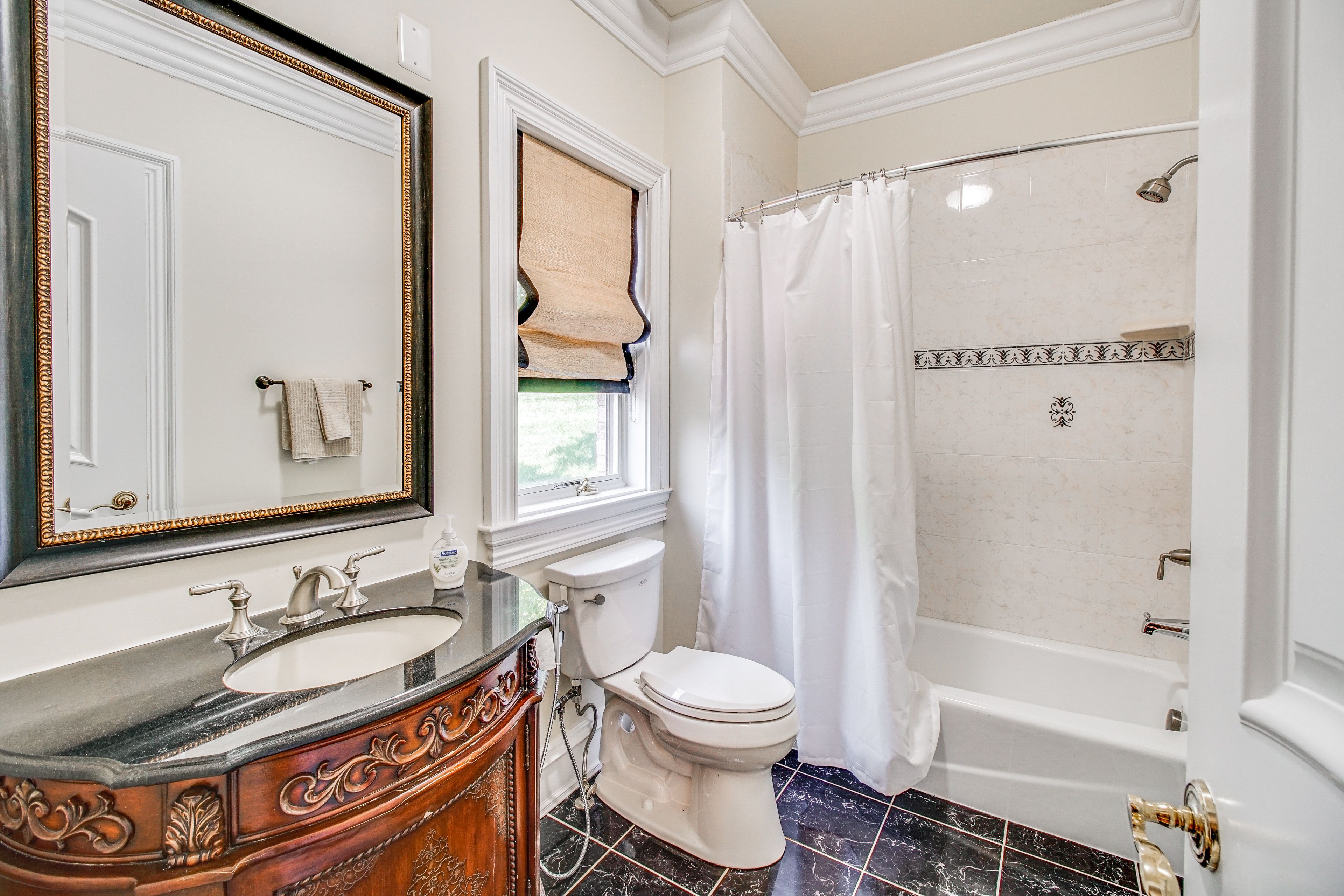 Full Bathroom