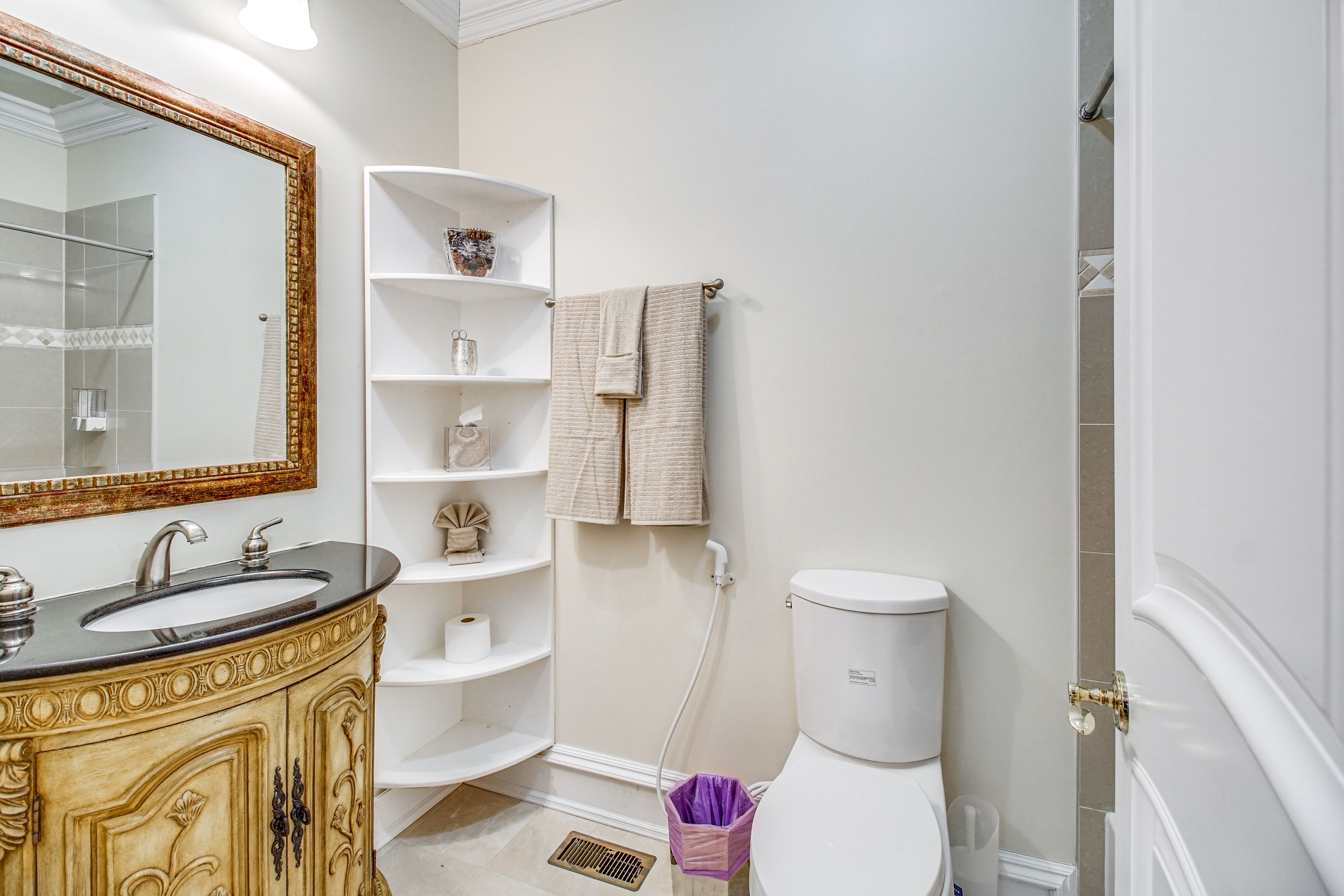 En-Suite Bathroom | Complimentary Toiletries