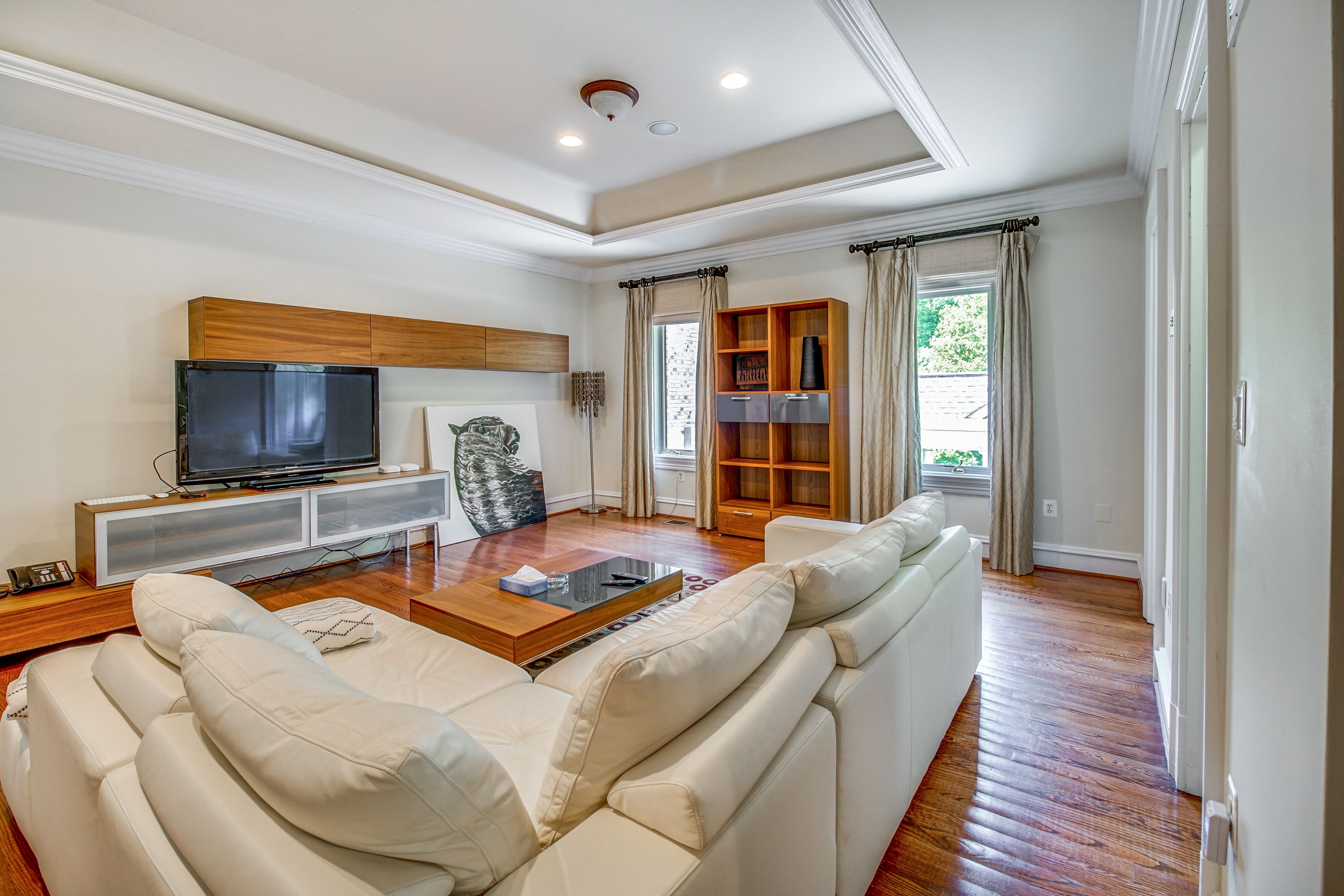 Living Room | Free WiFi | Central A/C & Heating
