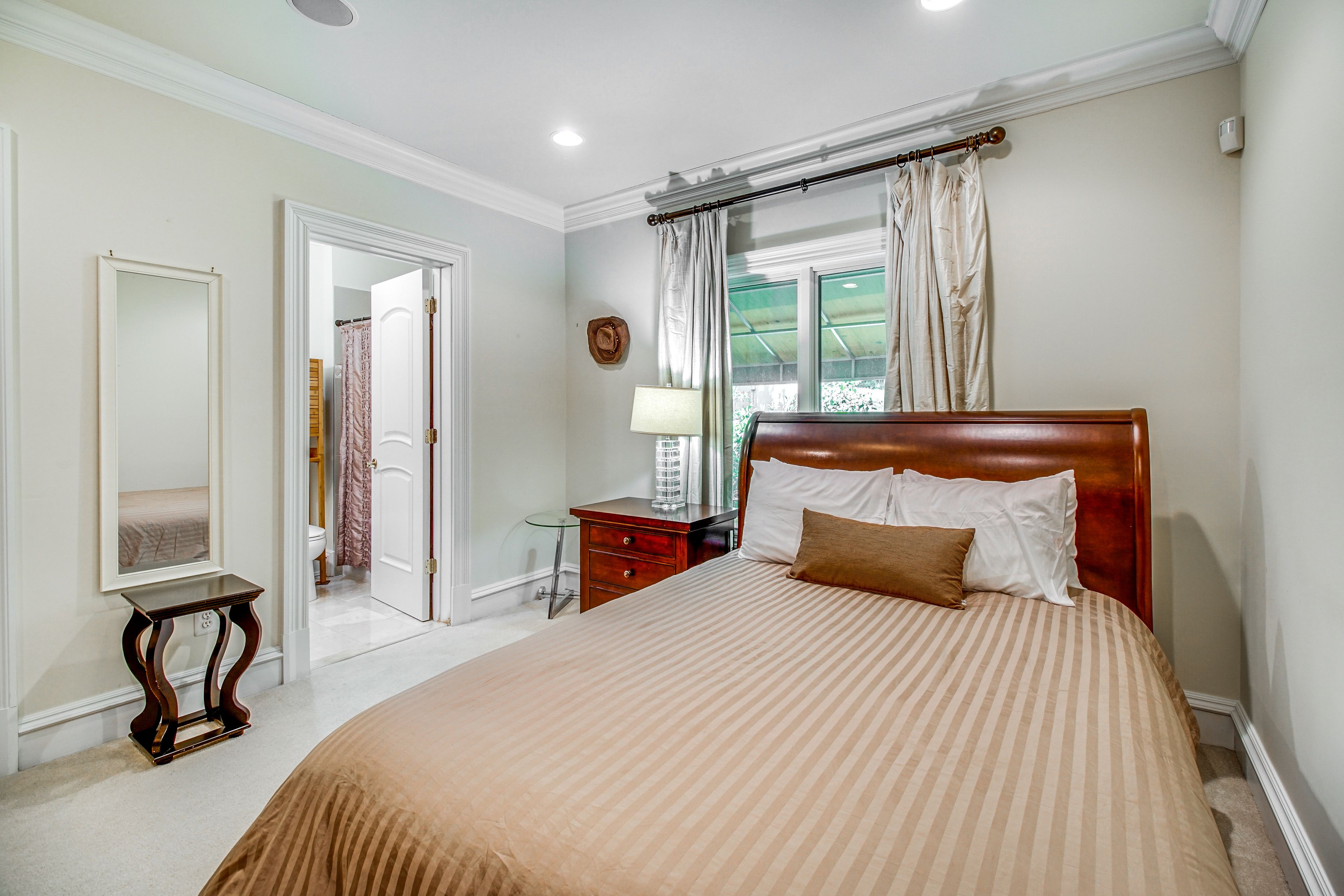 Bedroom 4 | King Bed | En-Suite Bathroom