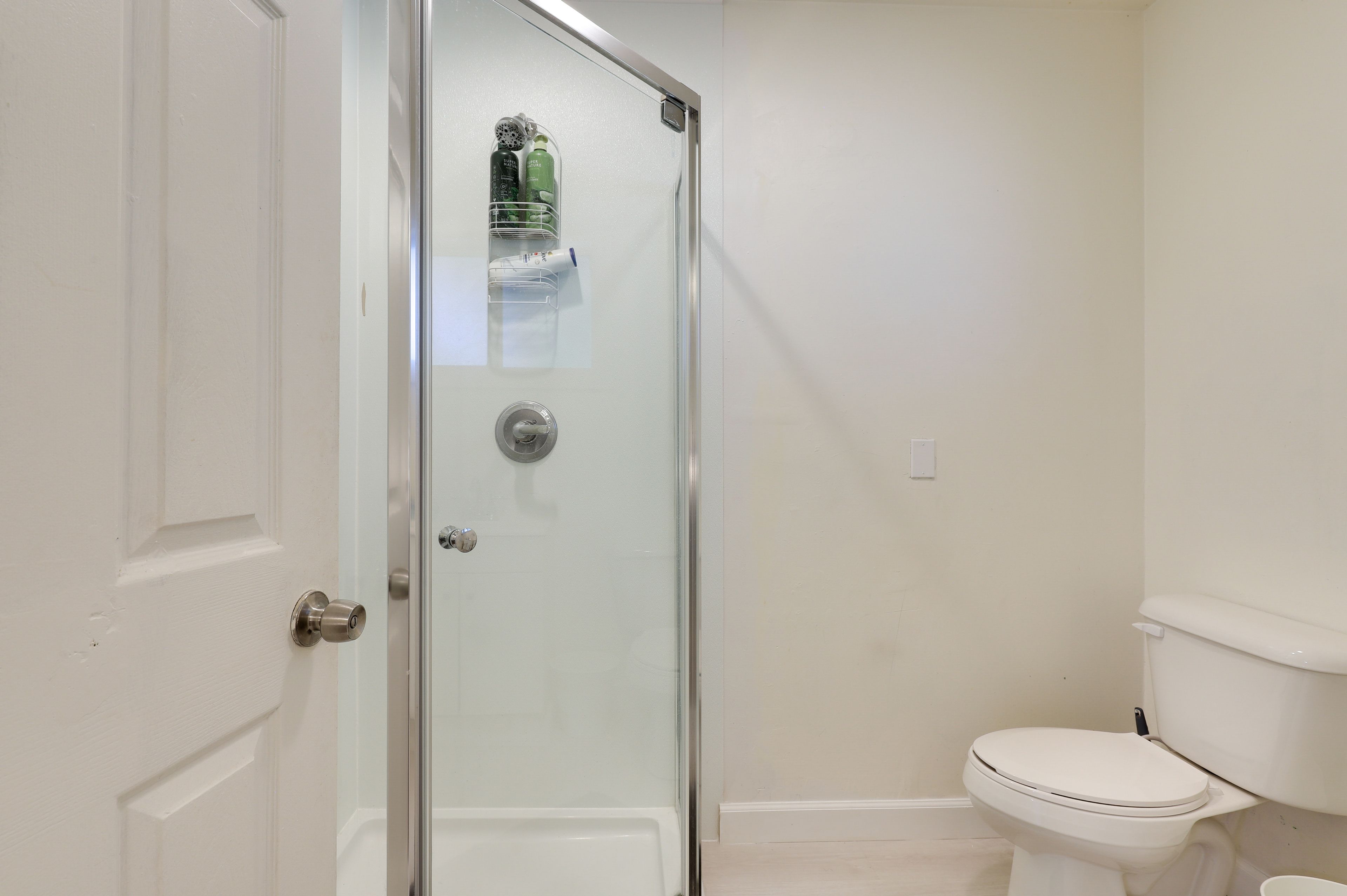 Full Bathroom | Complimentary Toiletries