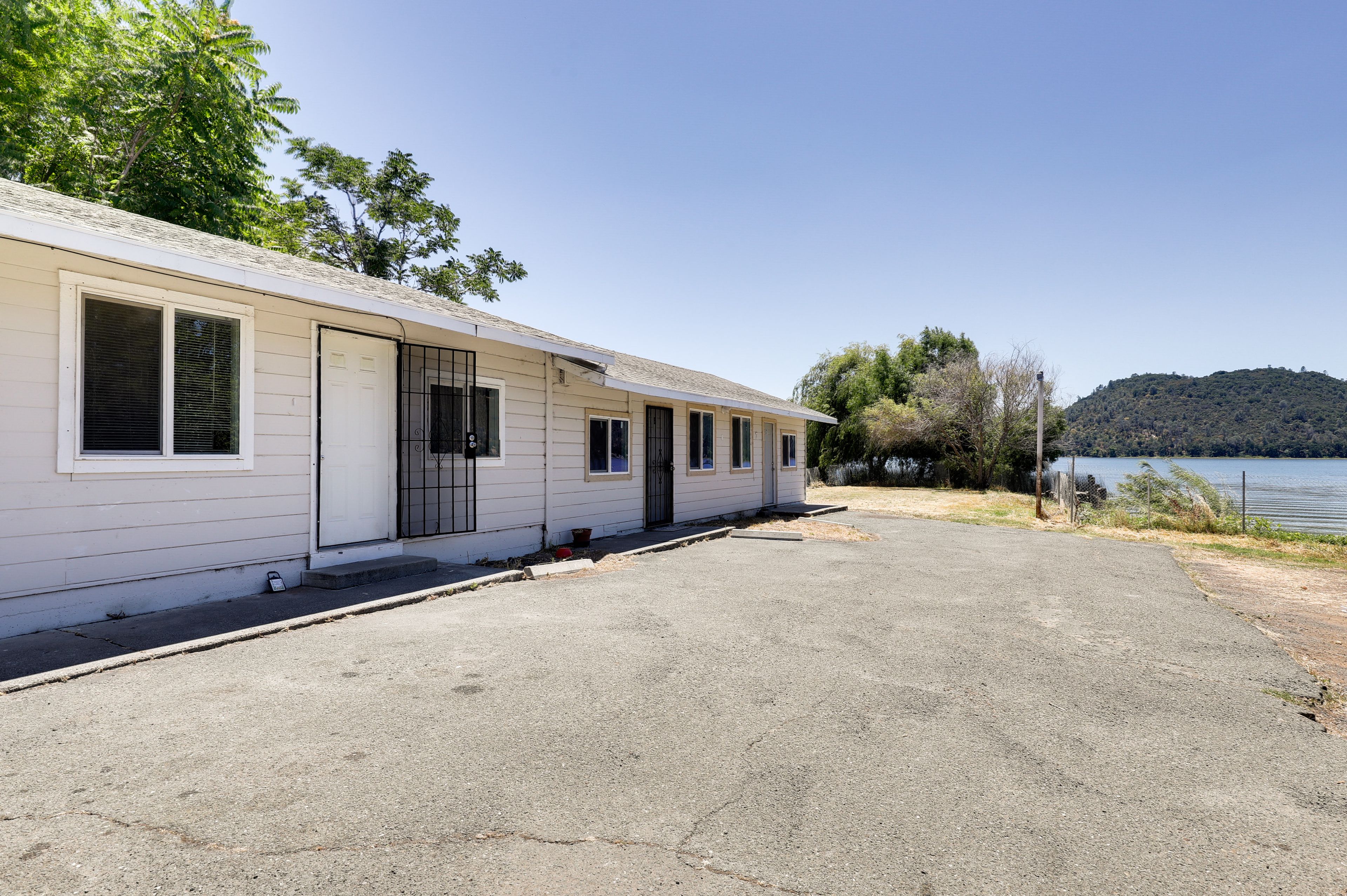 Parking | Driveway (1 Vehicle) | RV/Trailer Parking On-Site