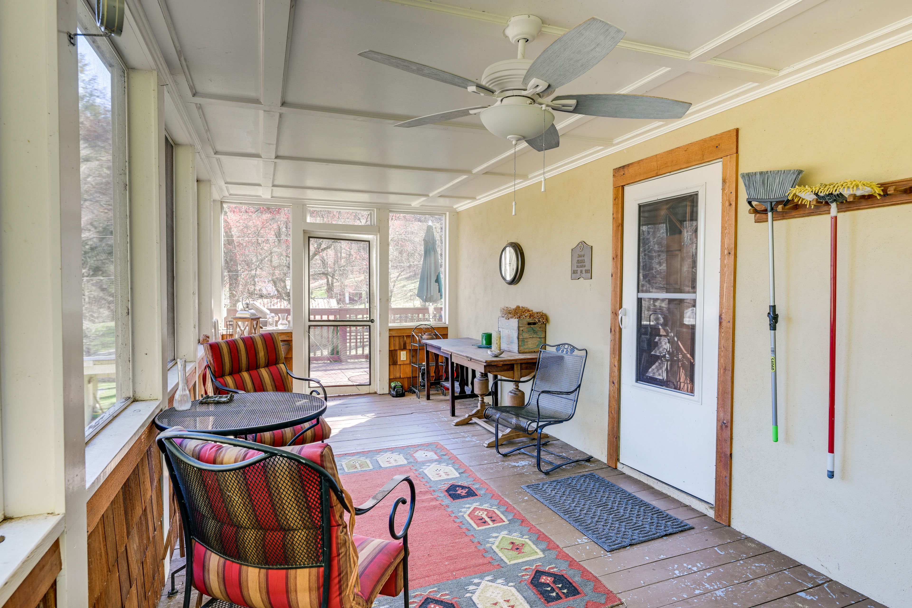 Screened Porch | Outdoor Seating