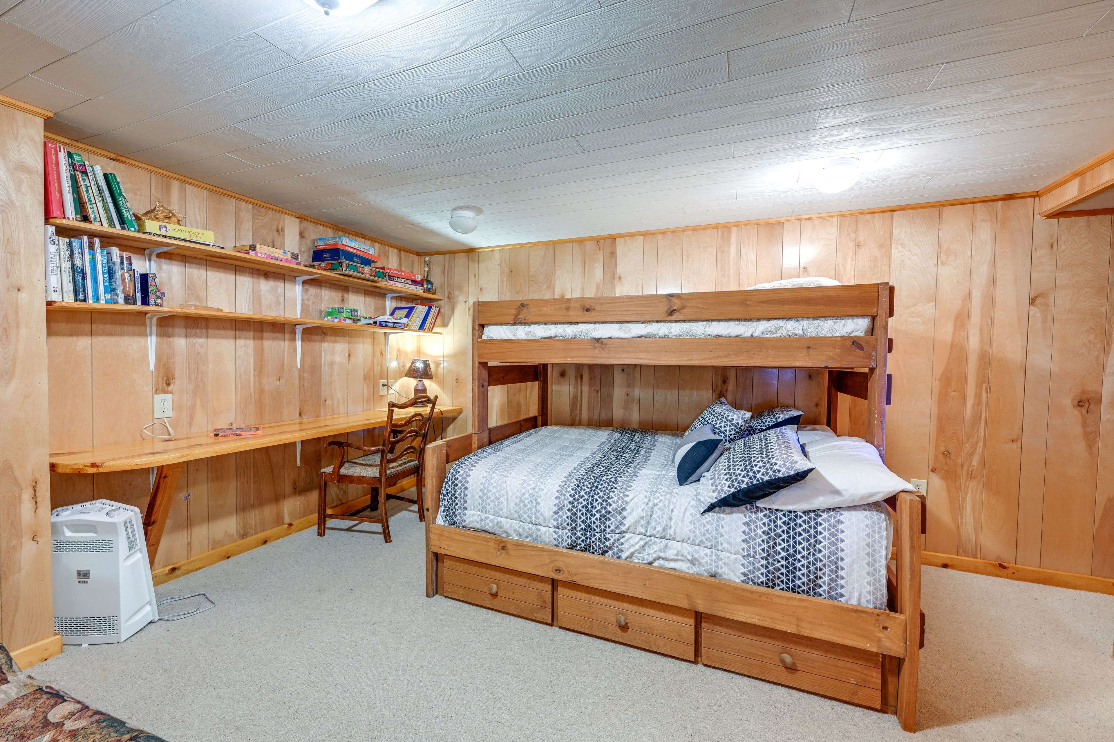 Bedroom 5 | Twin/Full Bunk Bed | Sleeper Sofa