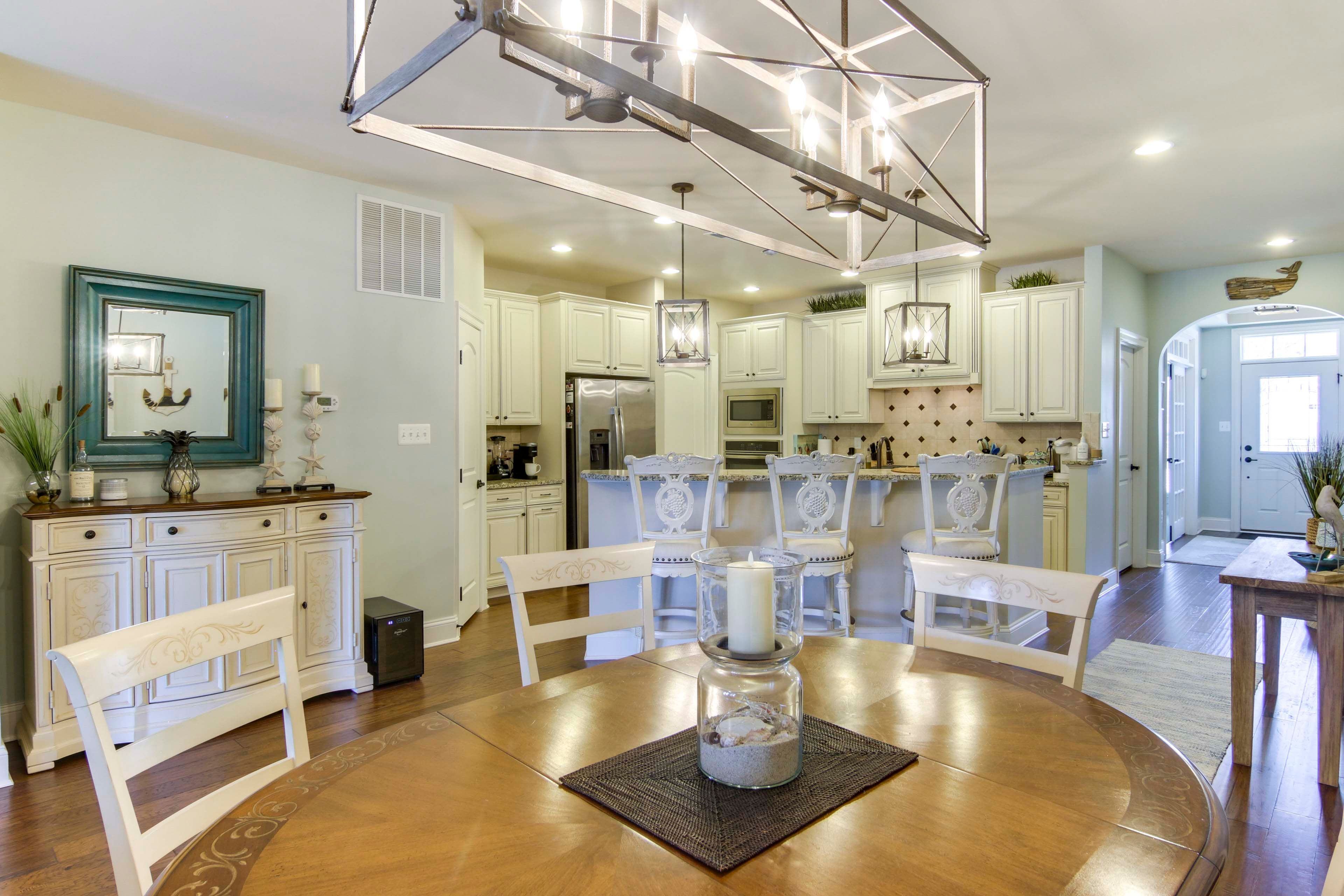 Dining Area | Dishware & Flatware Provided | Breakfast Bar w/ Additional Seating