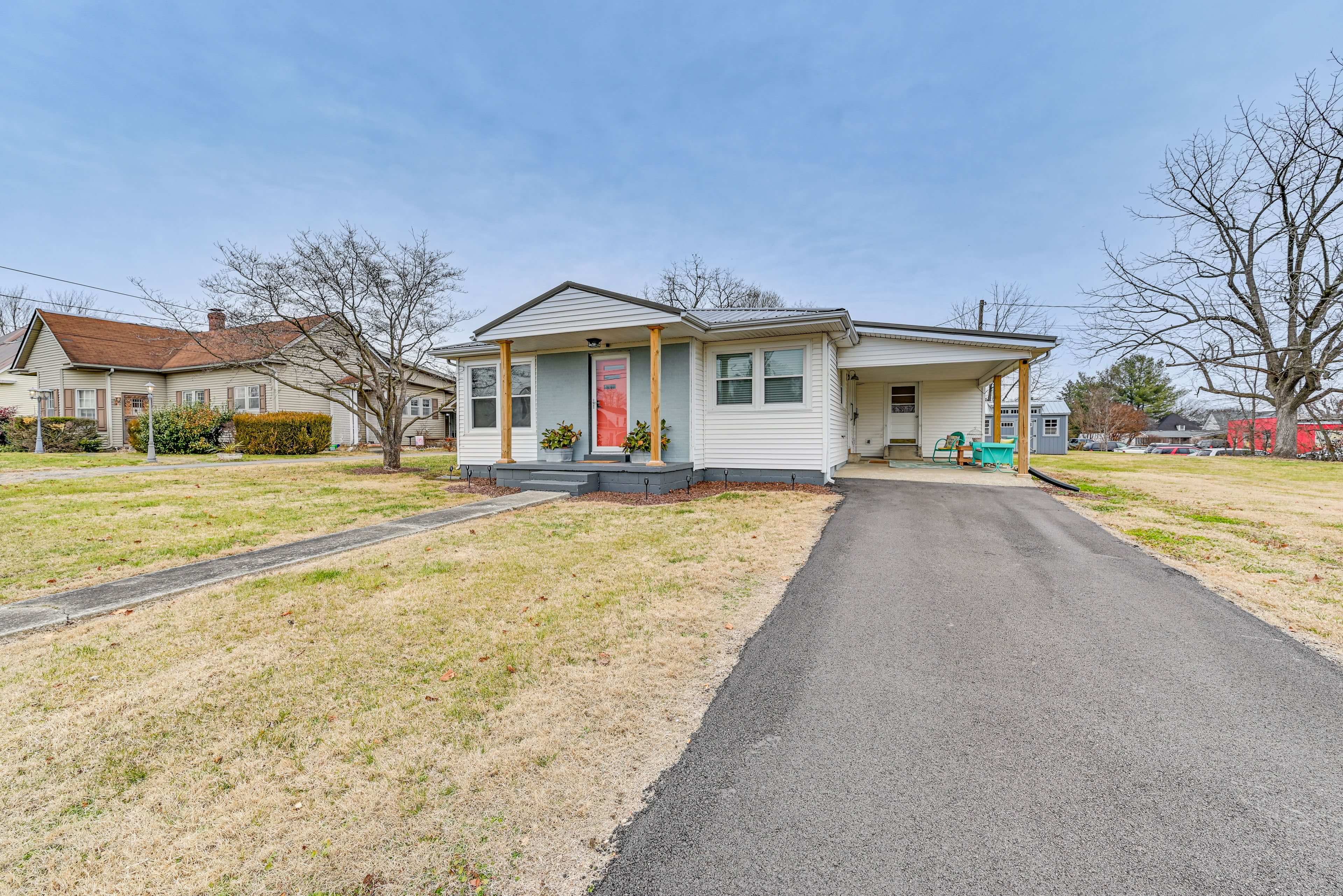 Parking | Driveway (6 Vehicles) | RV/Trailers Allowed | Free Street Parking