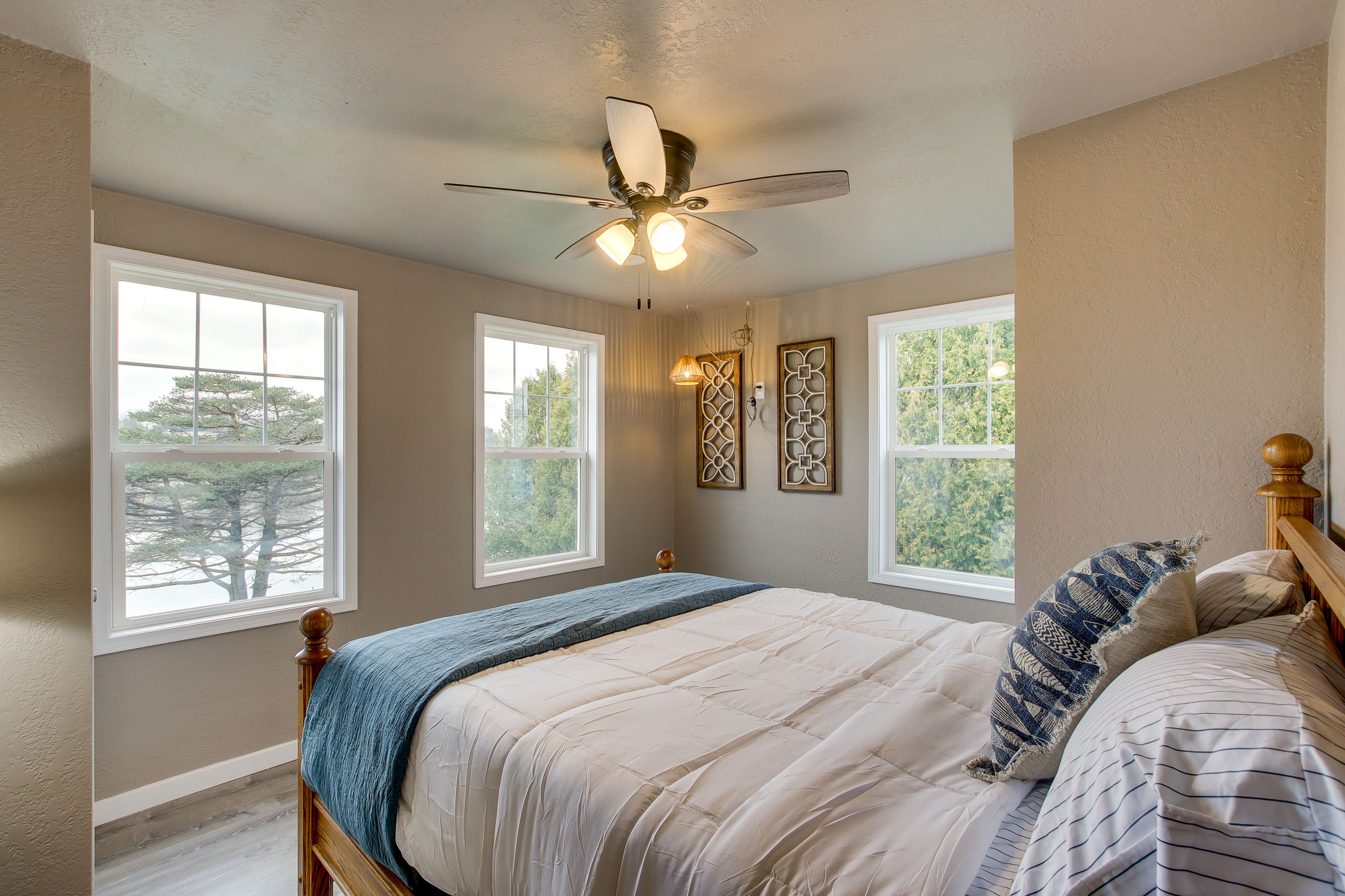 Bedroom 1 | Queen Bed | 2nd Floor | Linens Provided