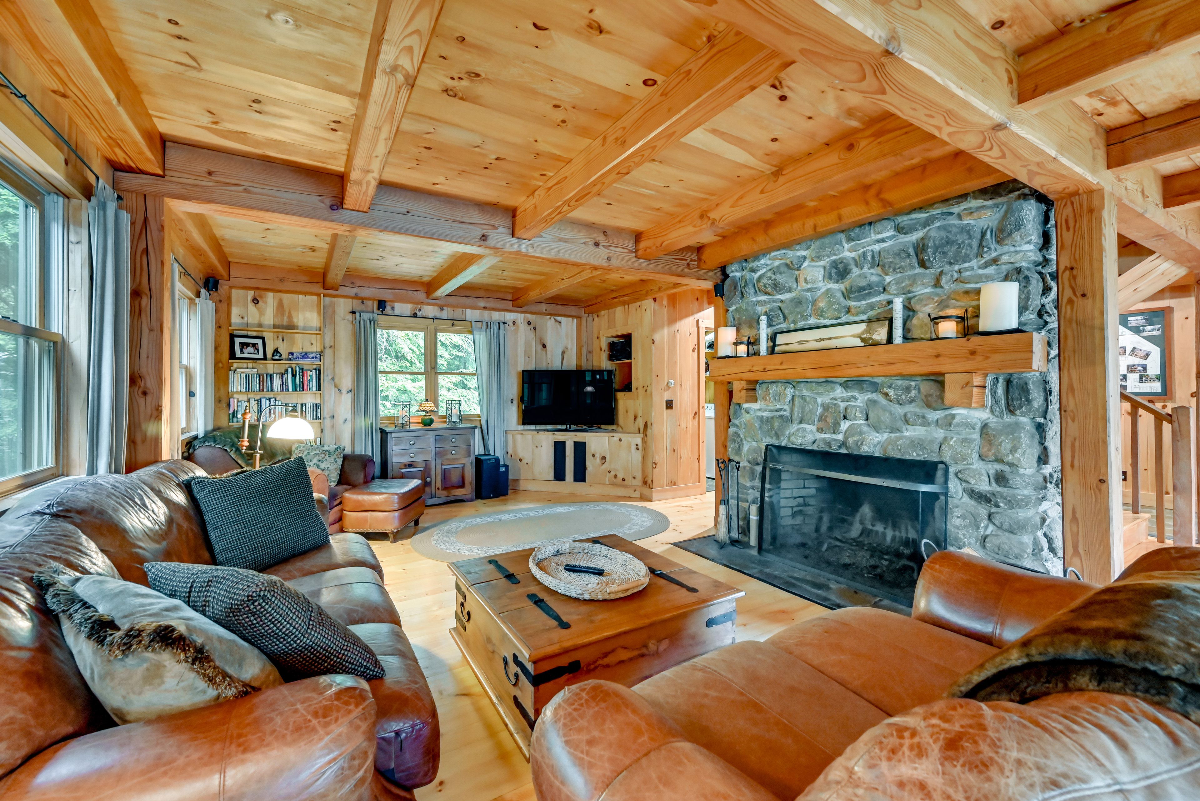 Living Room | 1st Floor | Smart TV | Free WiFi | Board Games
