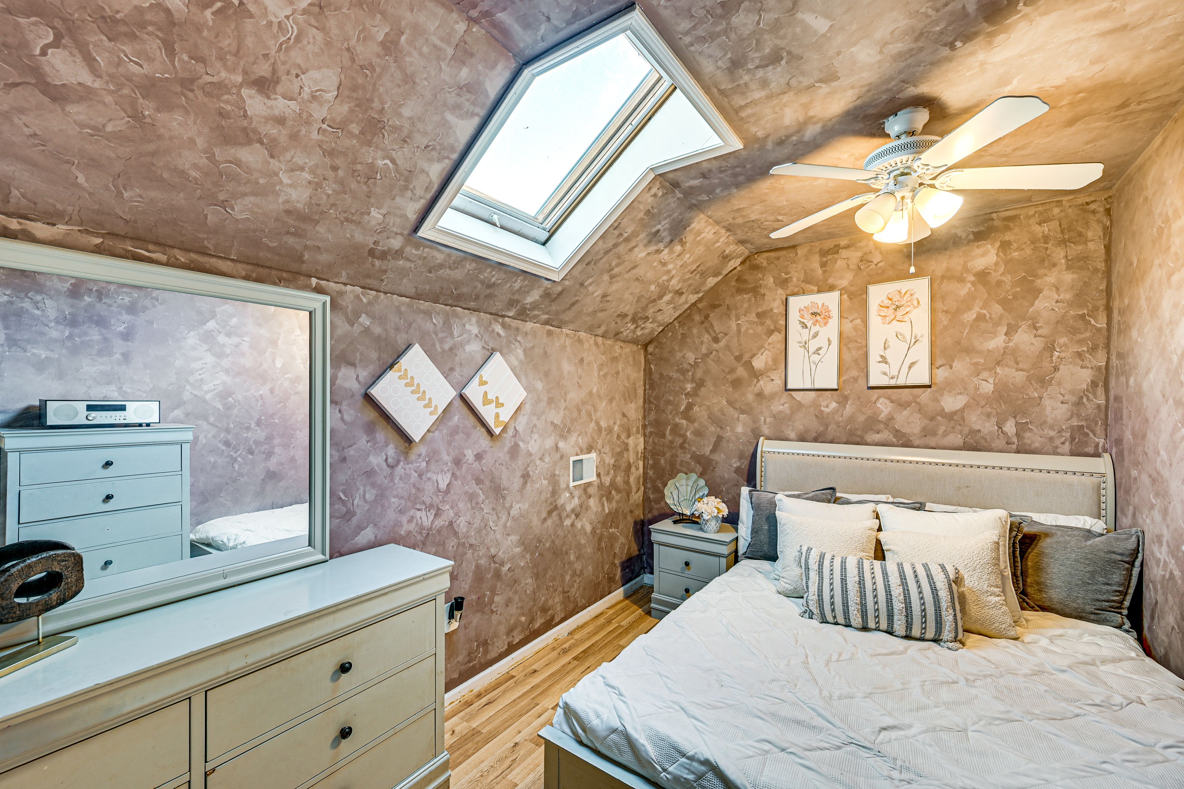 Bedroom 4 | 2nd Floor | Queen Bed