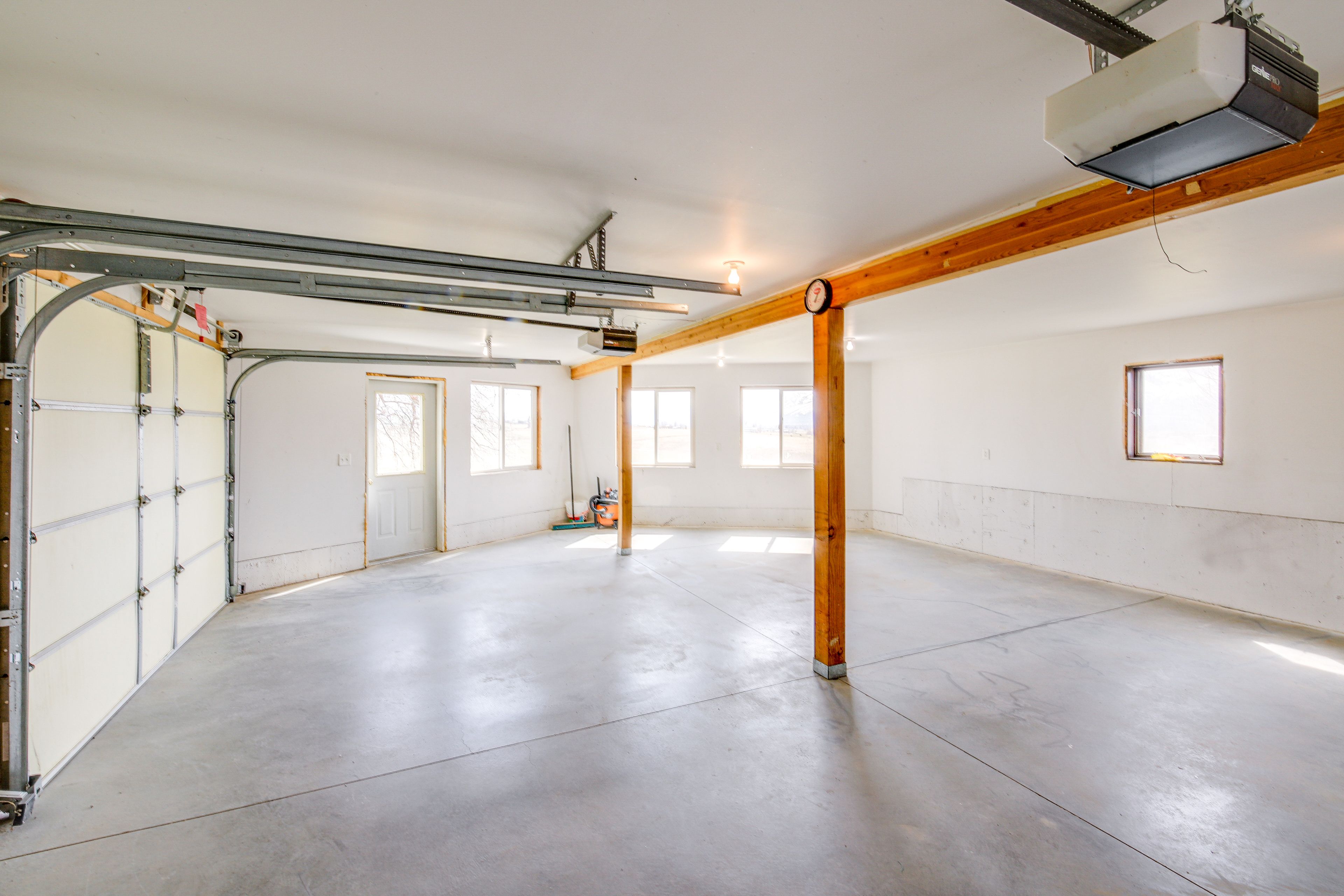 Parking | Garage (2 Vehicles)