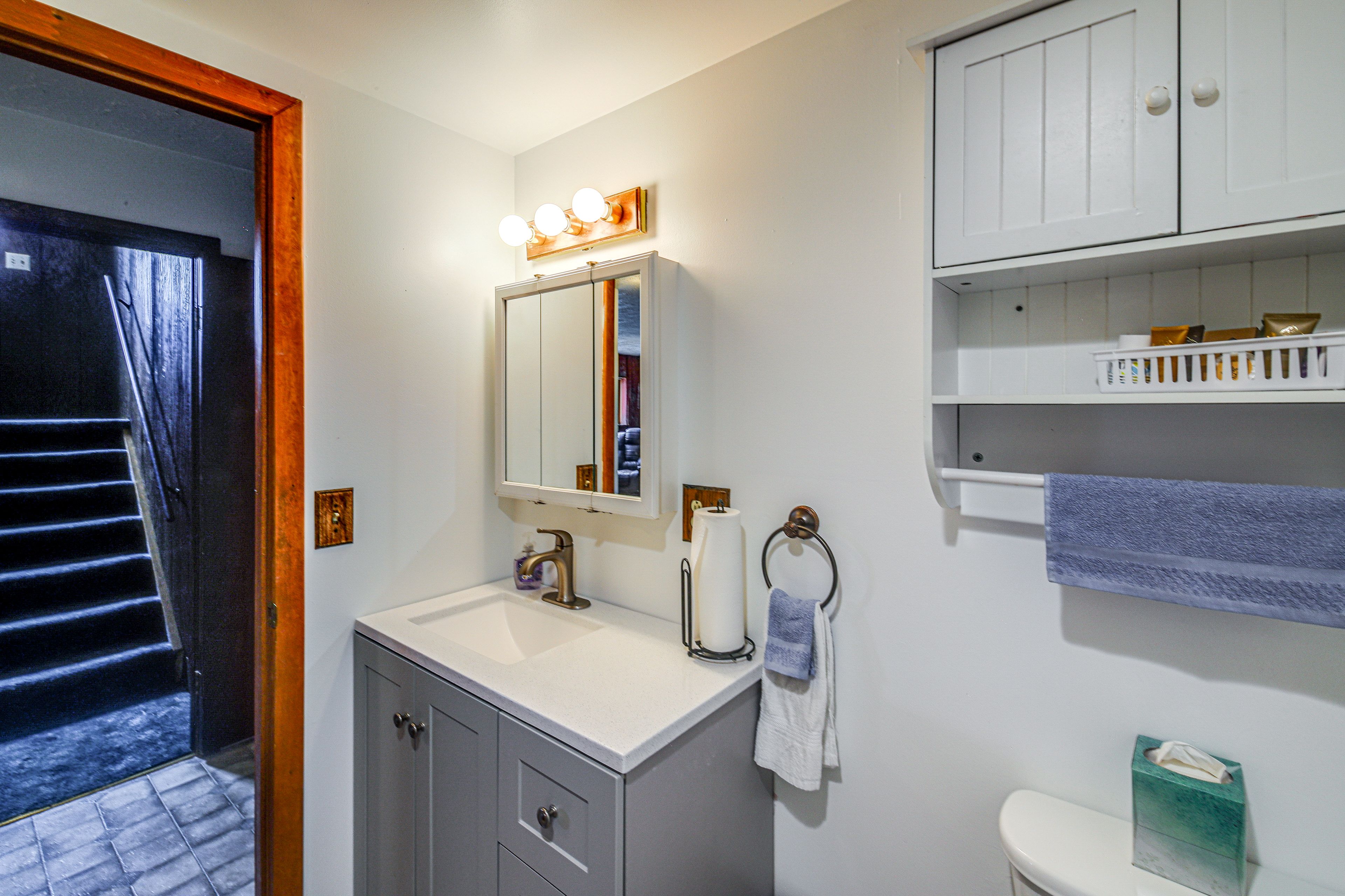 Full Bathroom