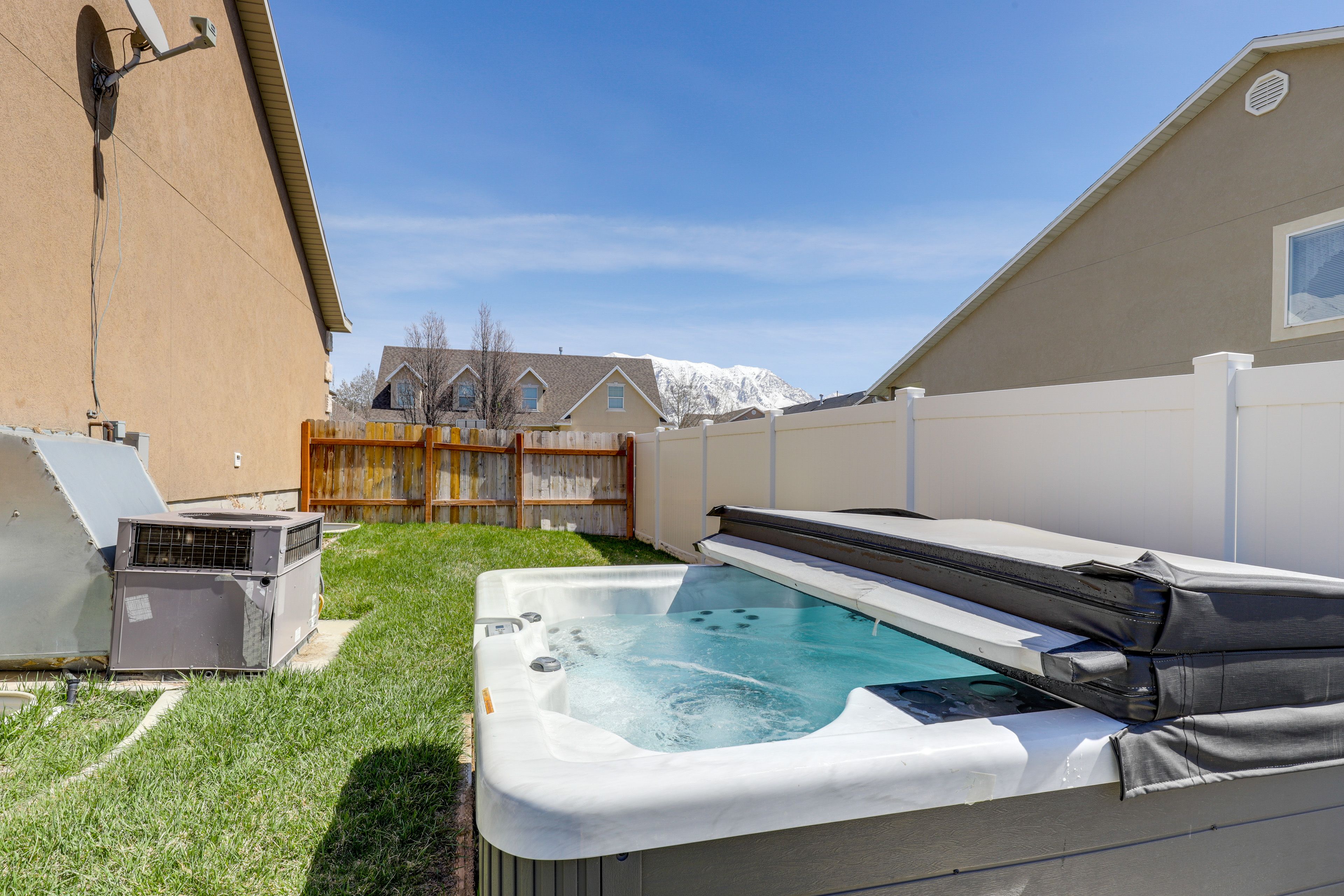 Shared Backyard | Hot Tub | Addt'l Rental On-Site (Basement Unit)