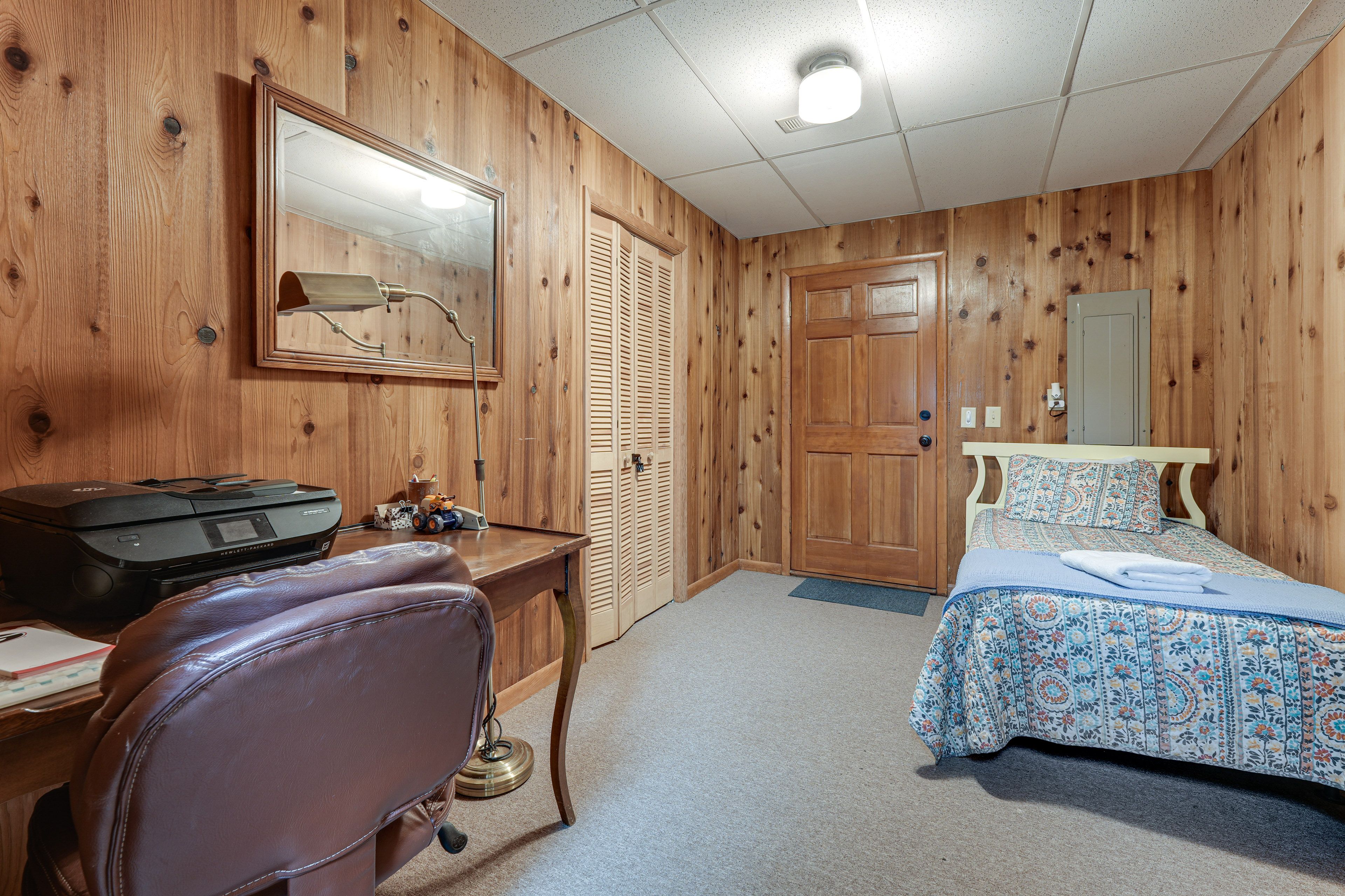 Office | Twin Bed | Lower Level