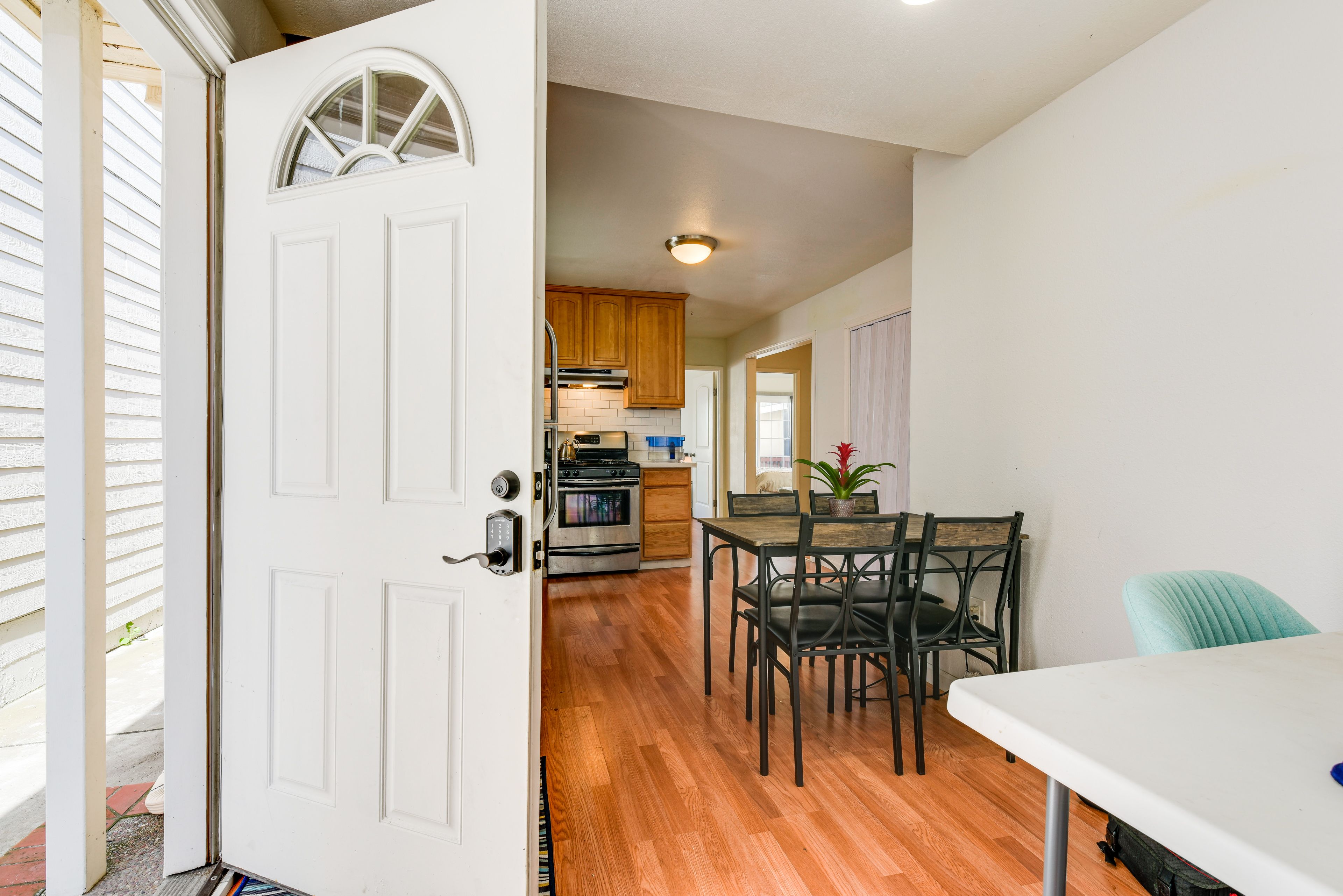 Entryway | Free WiFi | Desk w/ Monitor