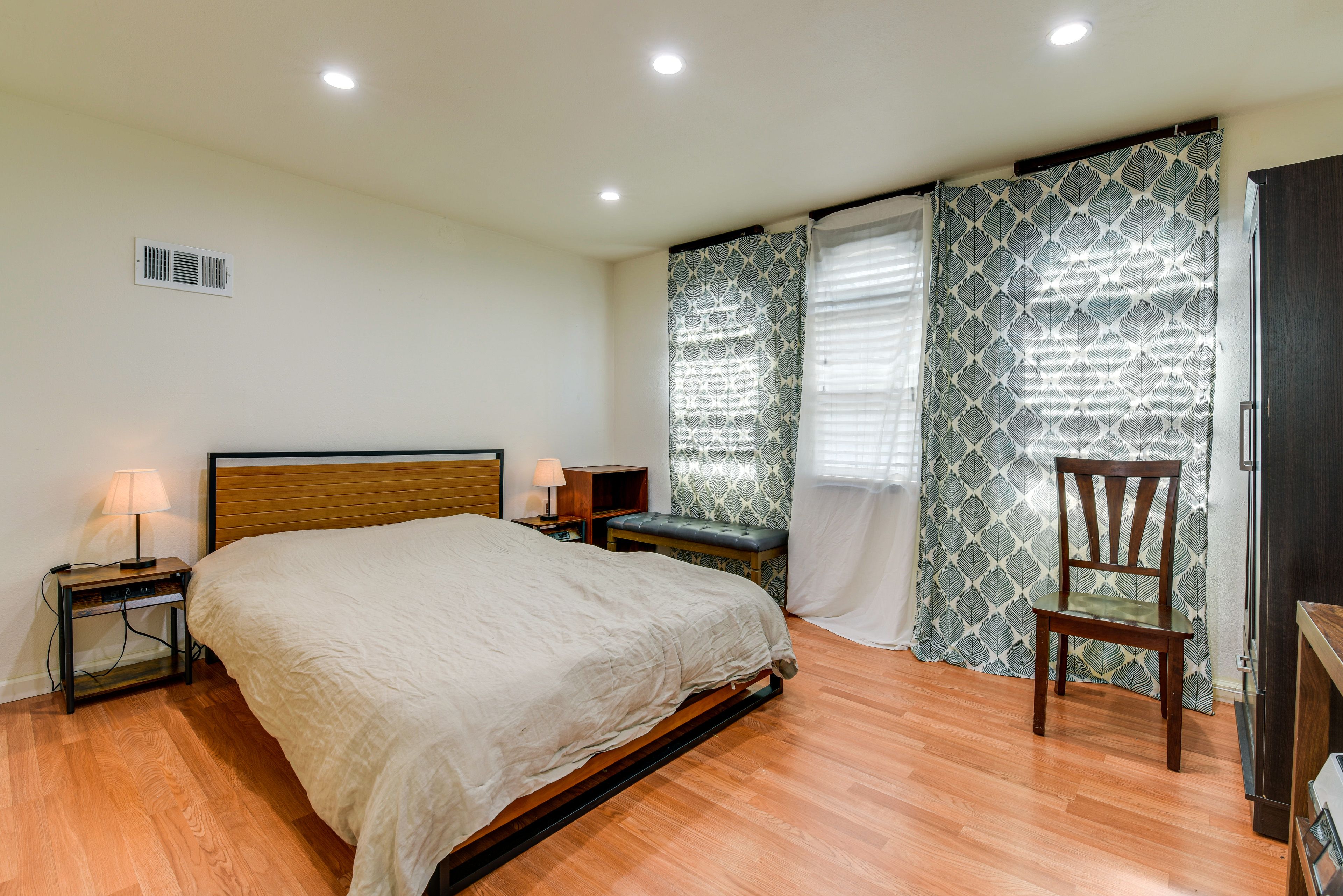 Bedroom 1 | Queen Bed | Linens & Towels | Smart TV | En-Suite Bathroom