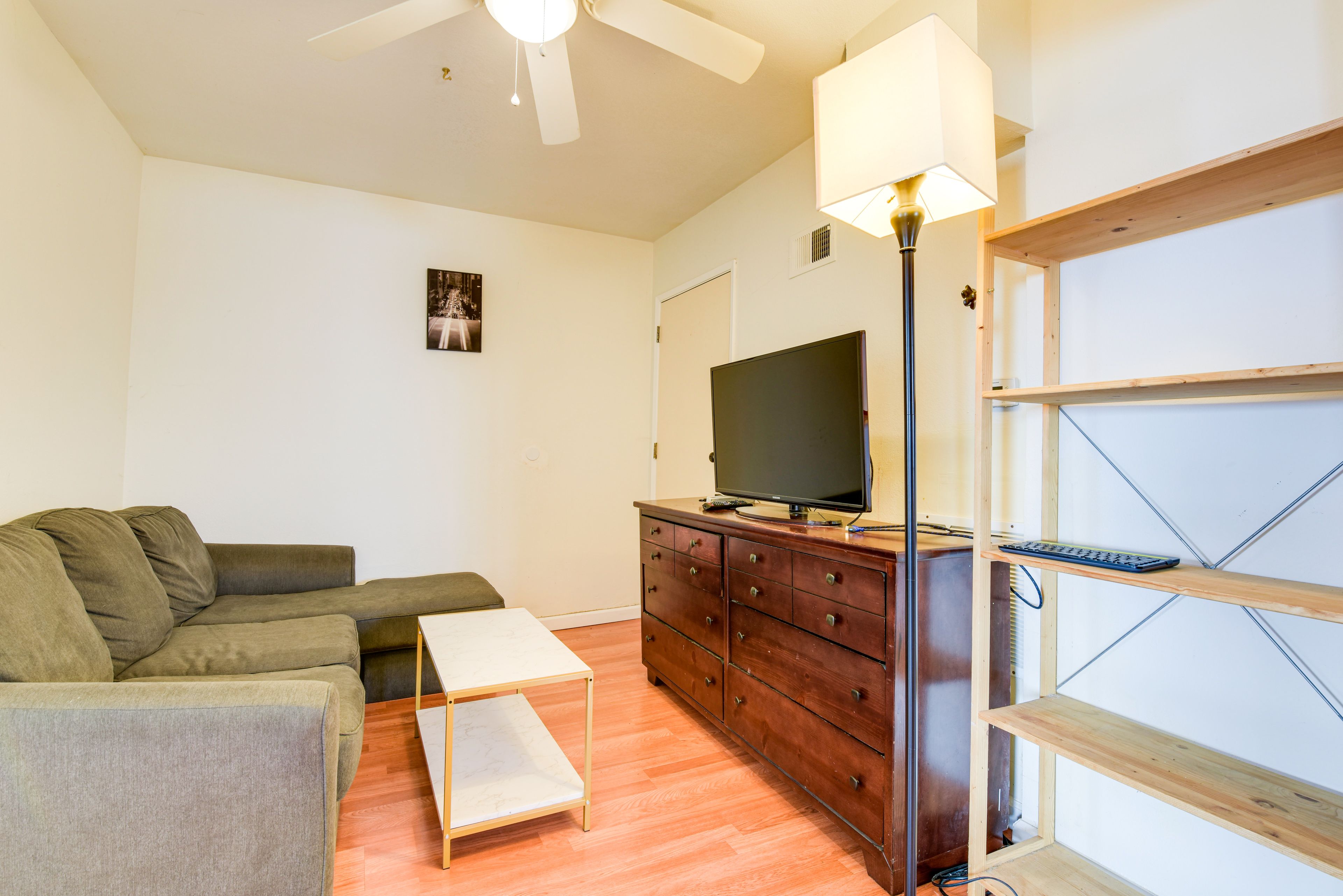 Living Room | Smart TV