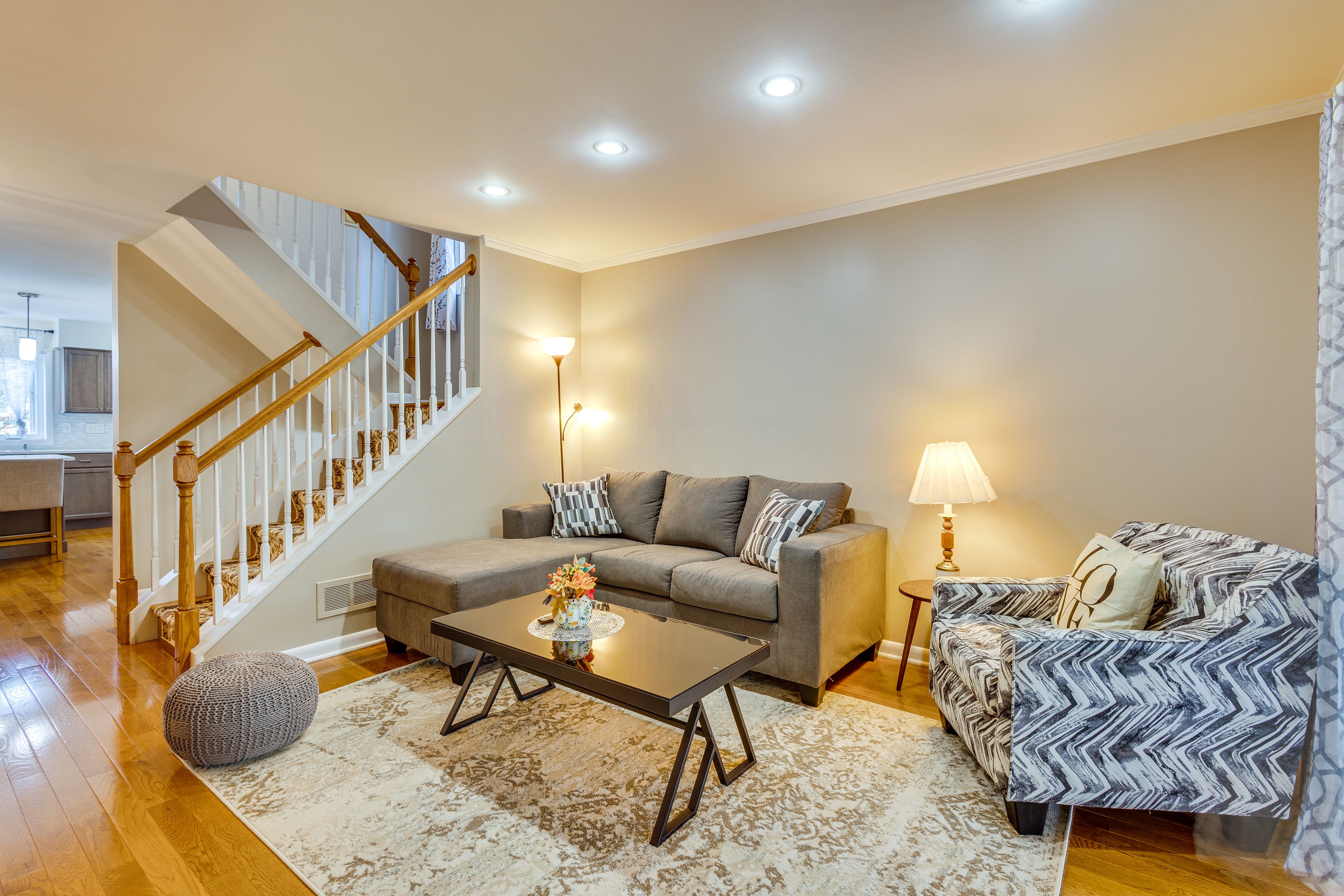 Living Room | 1st Floor | Smart TV | Free WiFi | Central A/C & Heating