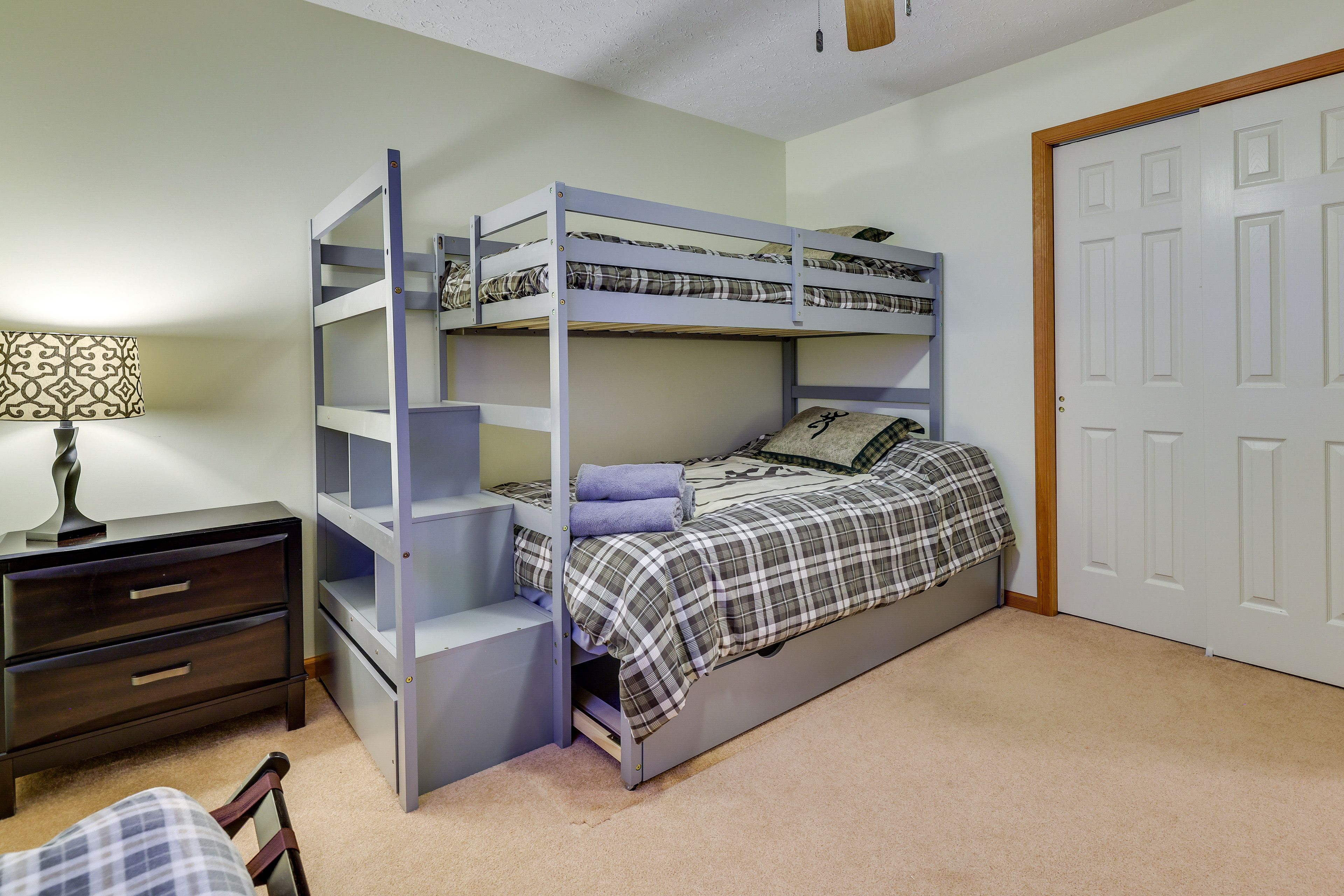 Bedroom 3 | Twin/Full Bunk Bed w/ Twin Trundle Bed | 2nd Floor