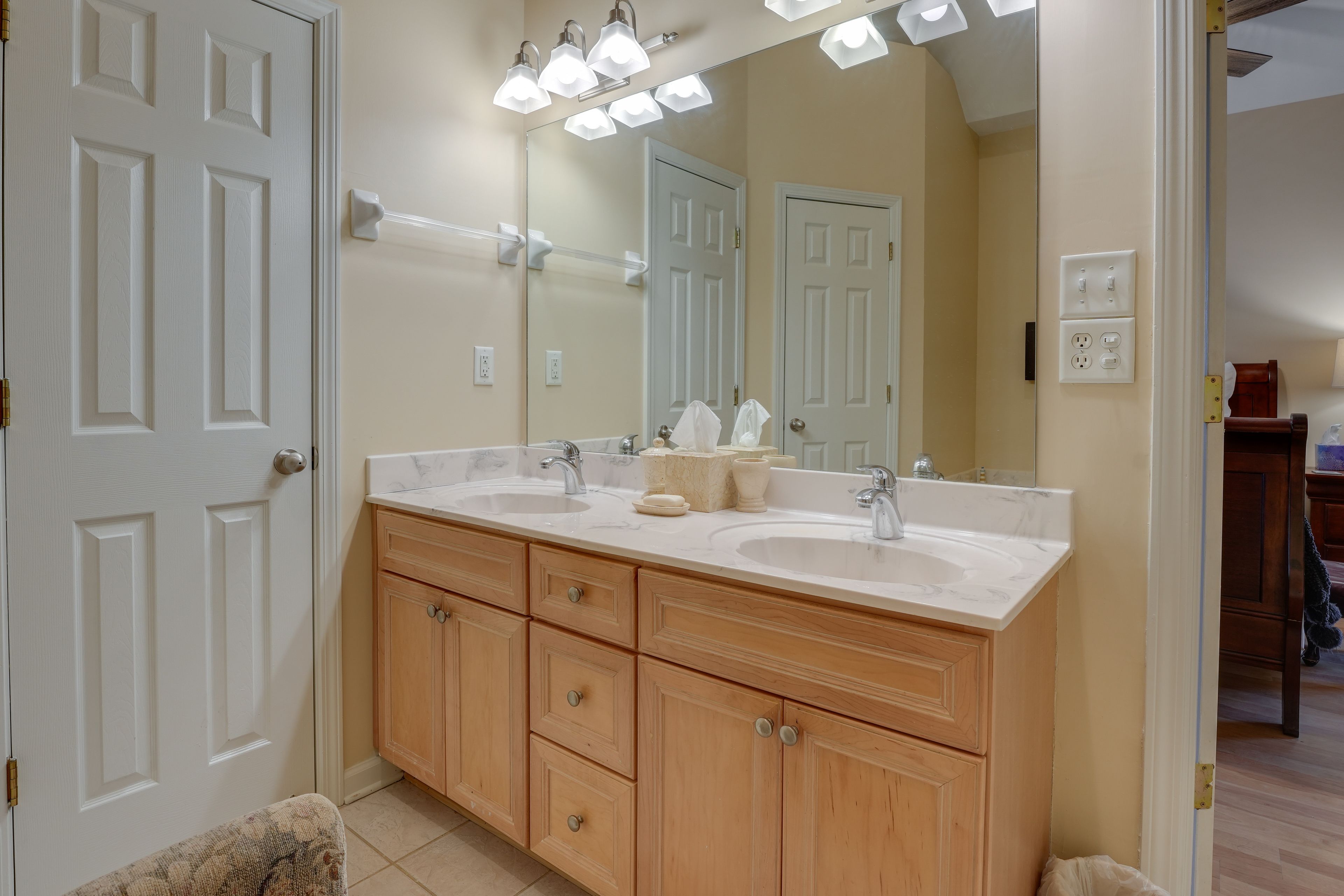 Full Bath | Complimentary Toiletries | Towels Provided