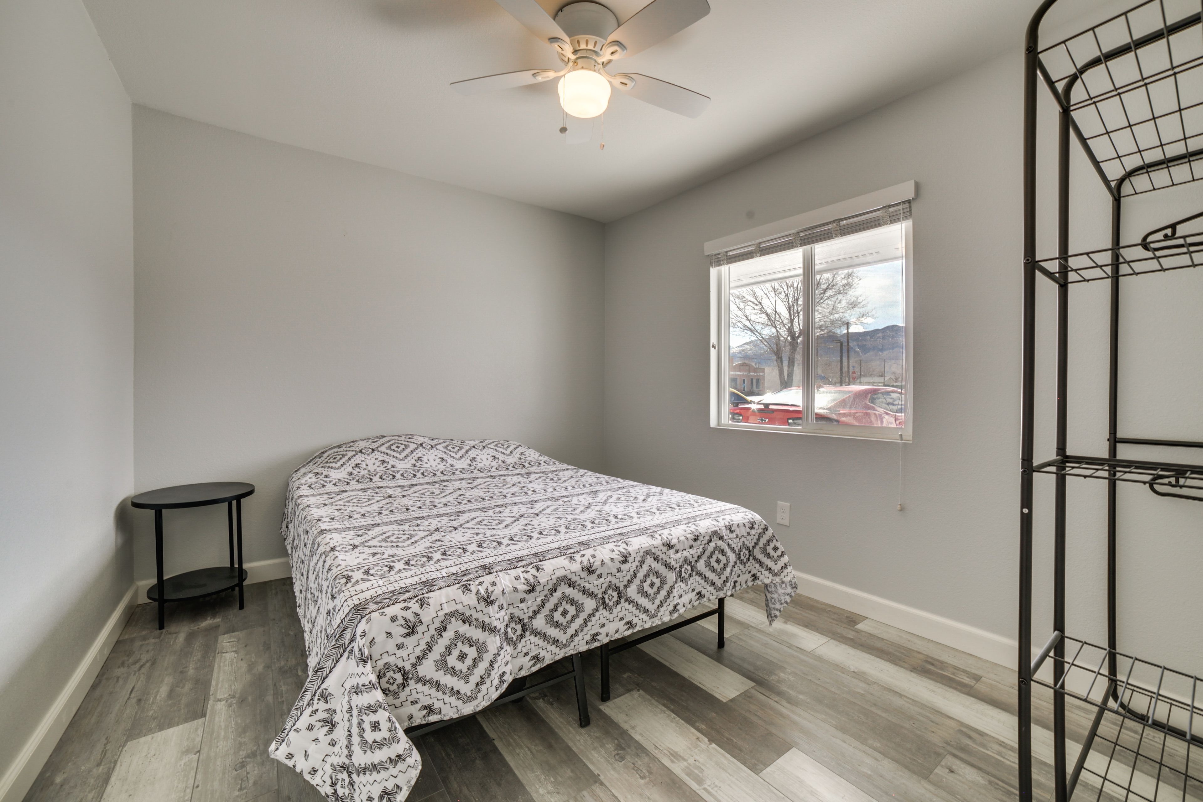 Bedroom | Queen Bed | Linens Provided