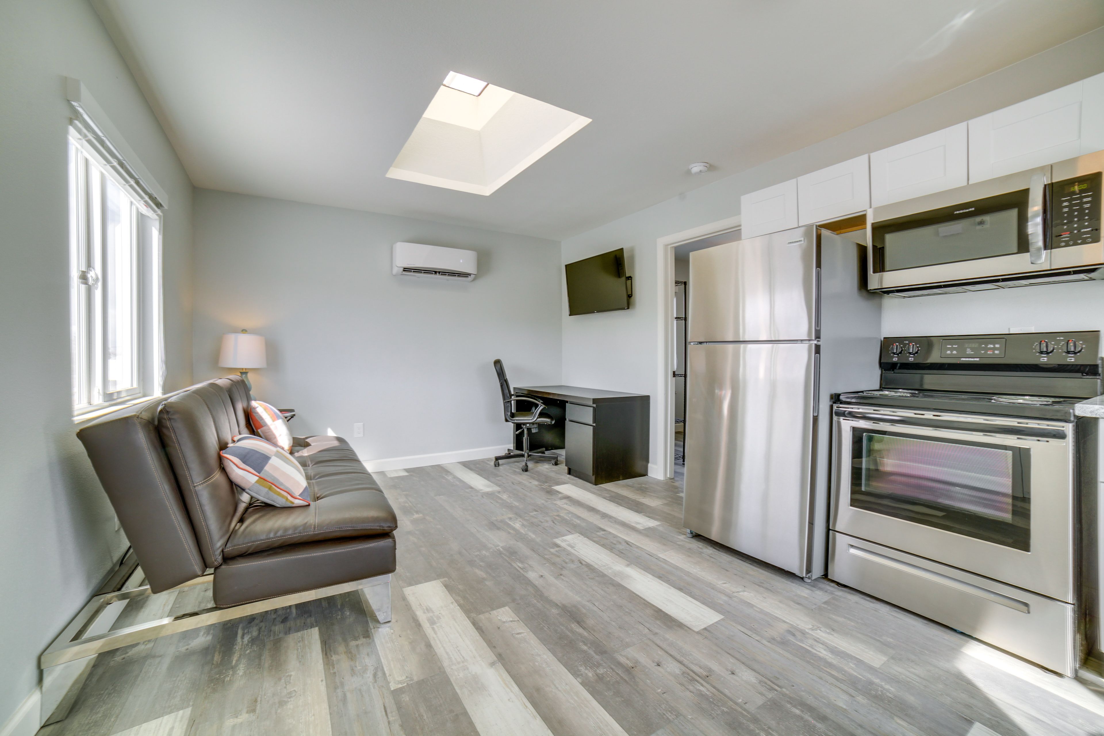 Kitchen | Cooking Basics | Coffee Maker | Paper Towels/Trash Bags Provided