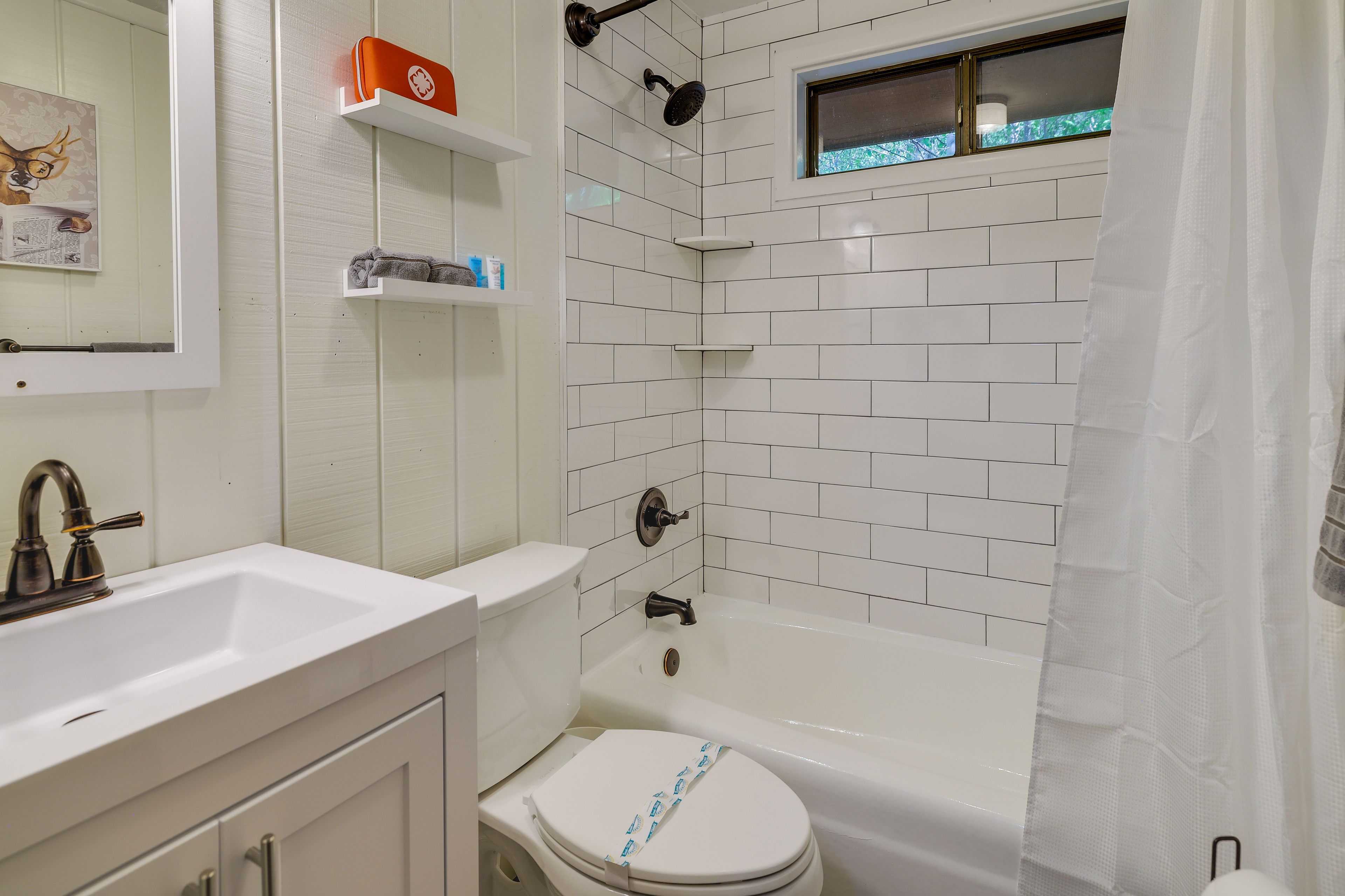 Full Bathroom | Linens & Towels