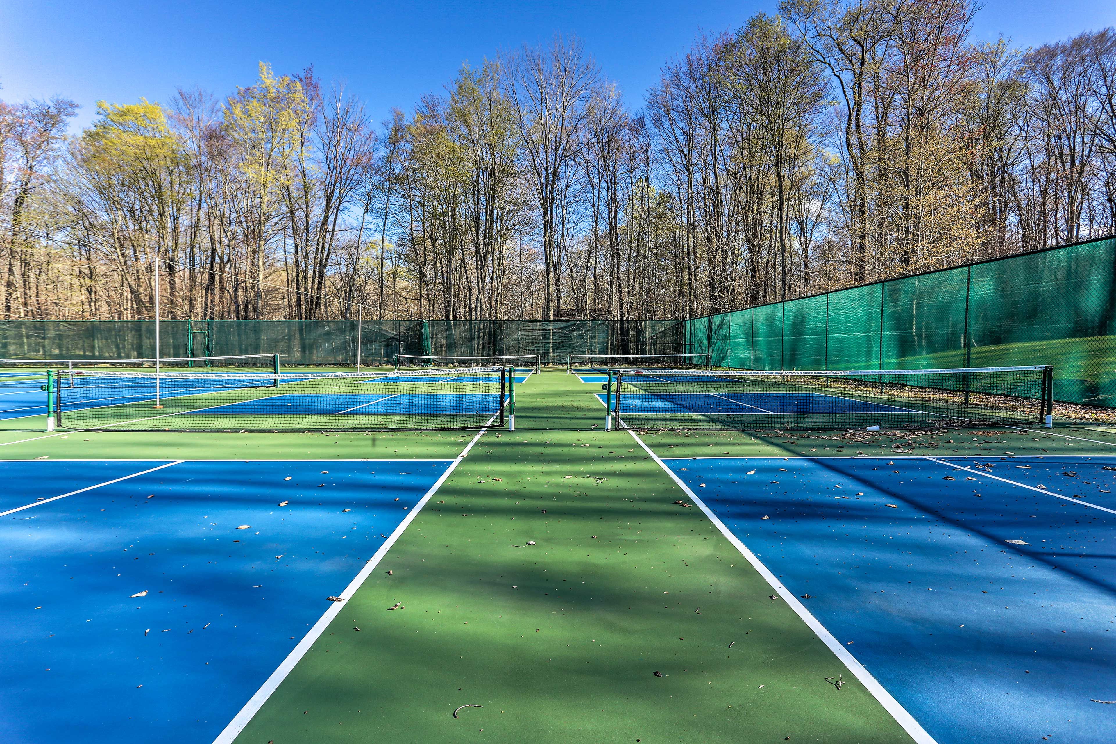 Community Amenities | Tennis Courts | Basketball Courts