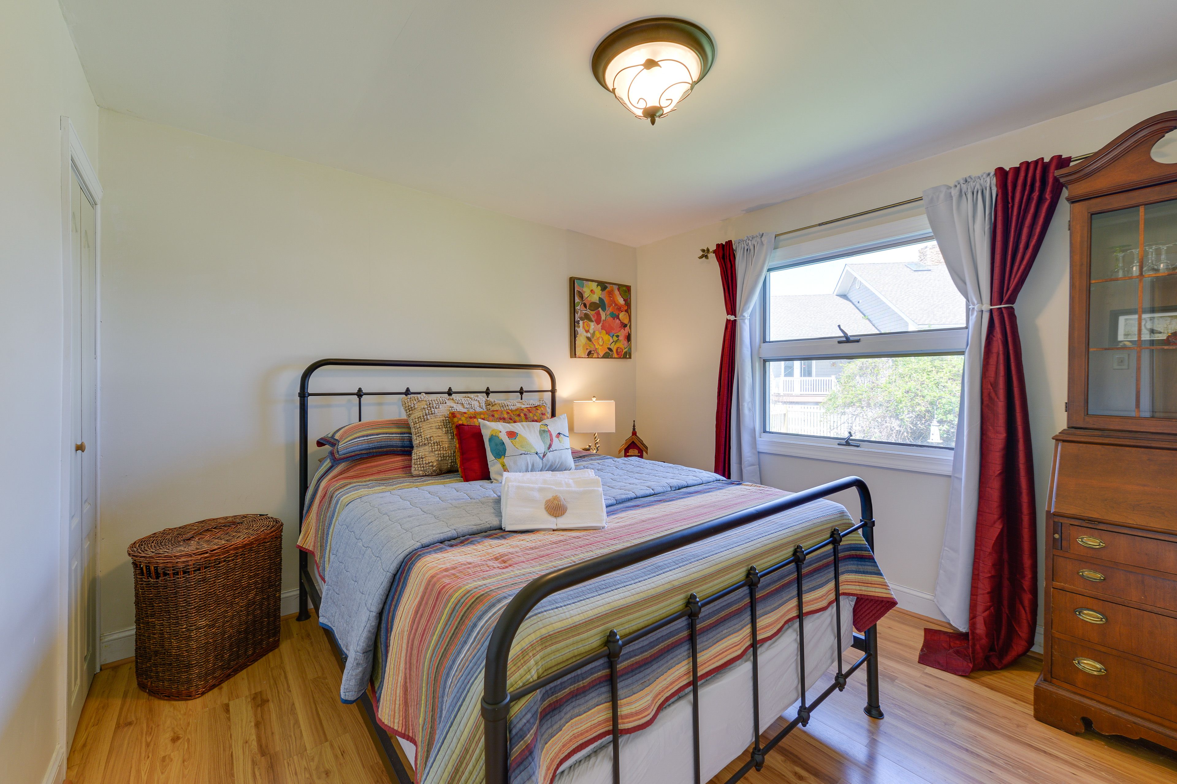Bedroom 1 | Queen Bed | Linens Provided