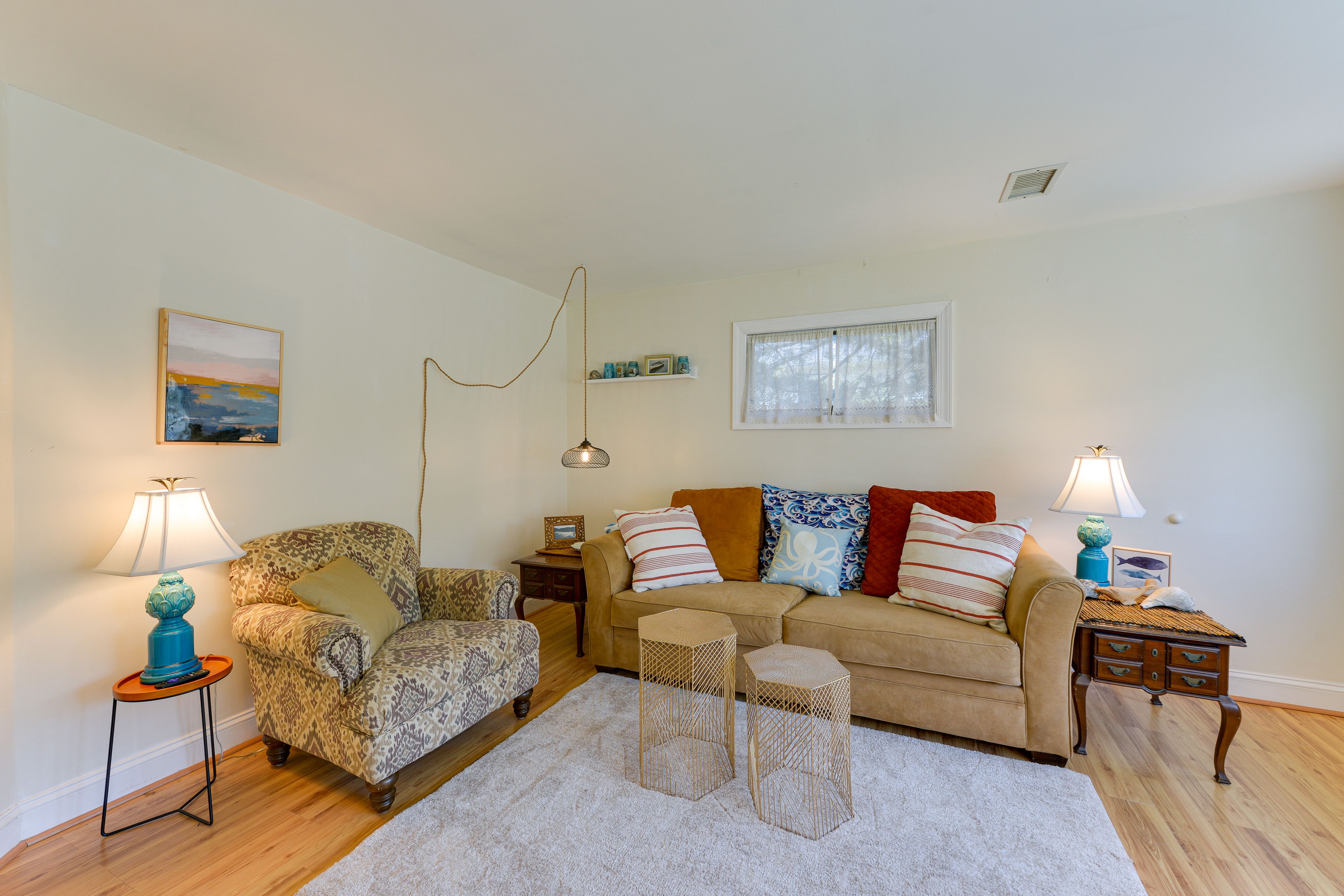 Living Room | Flat-Screen TV | Central Air Conditioning | Sleeper Sofa