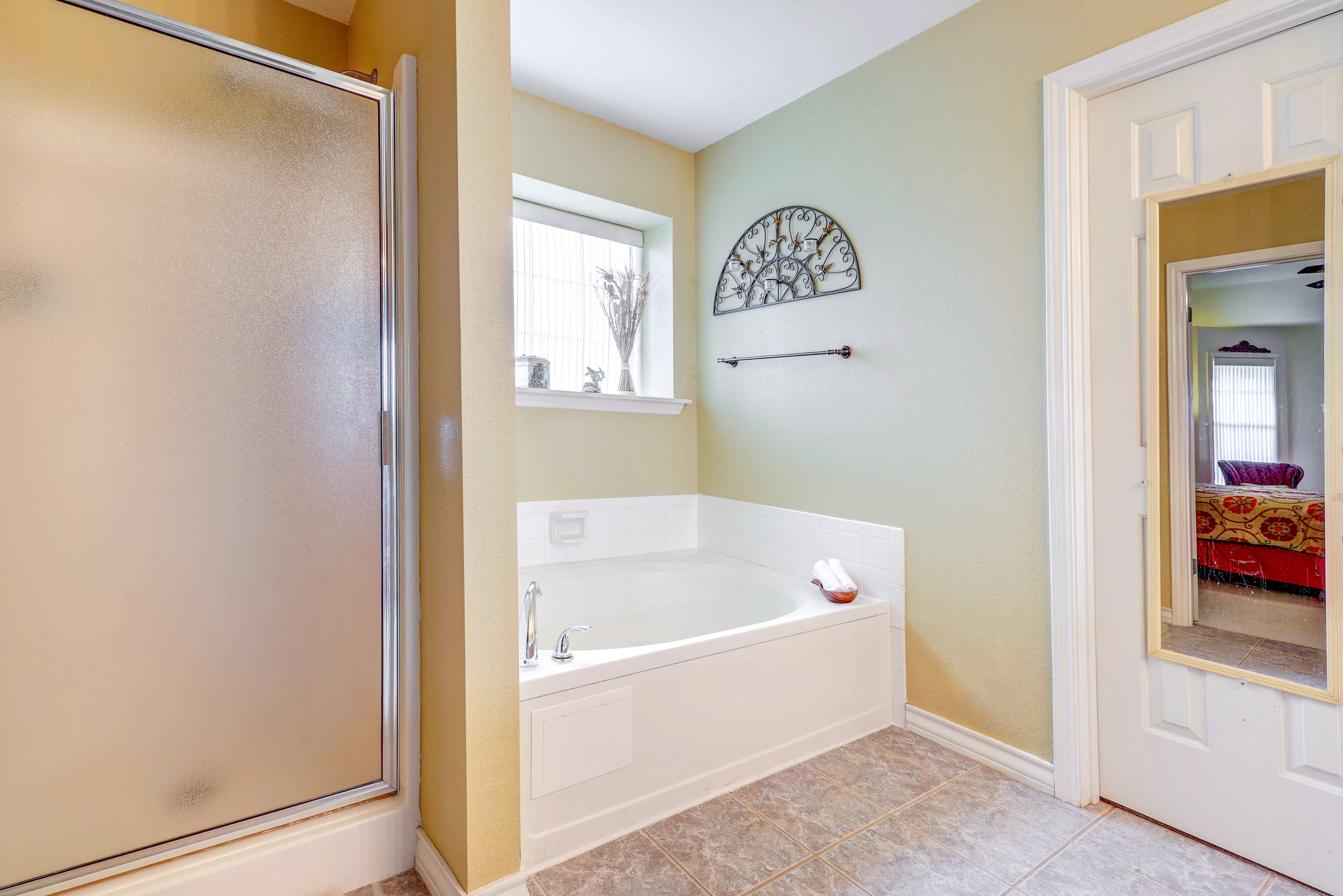 En-Suite Bathroom | Towels Provided | Complimentary Toiletries