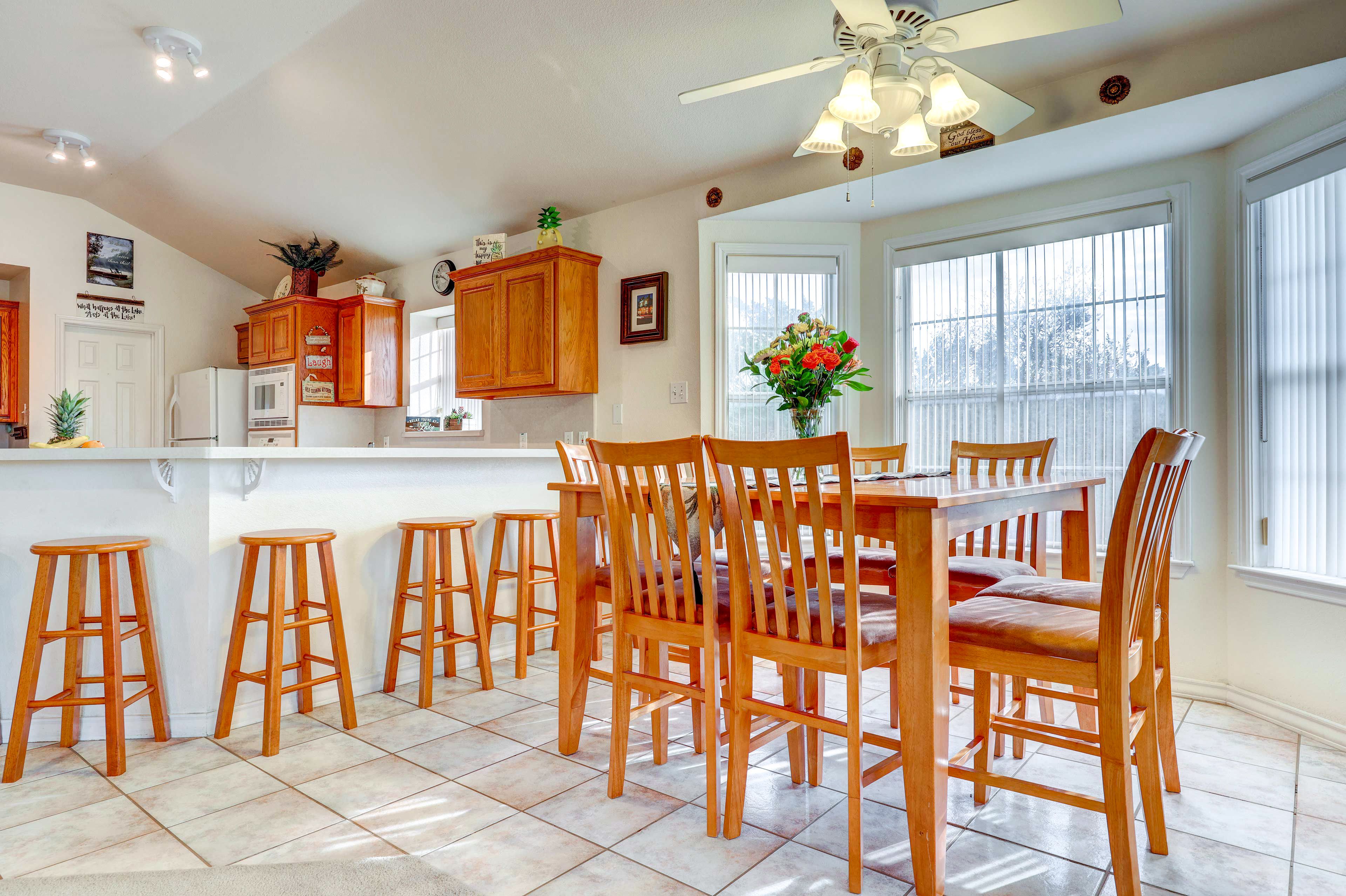 Dining Area | Dishware/Flatware Provided | Close to Guadalupe River