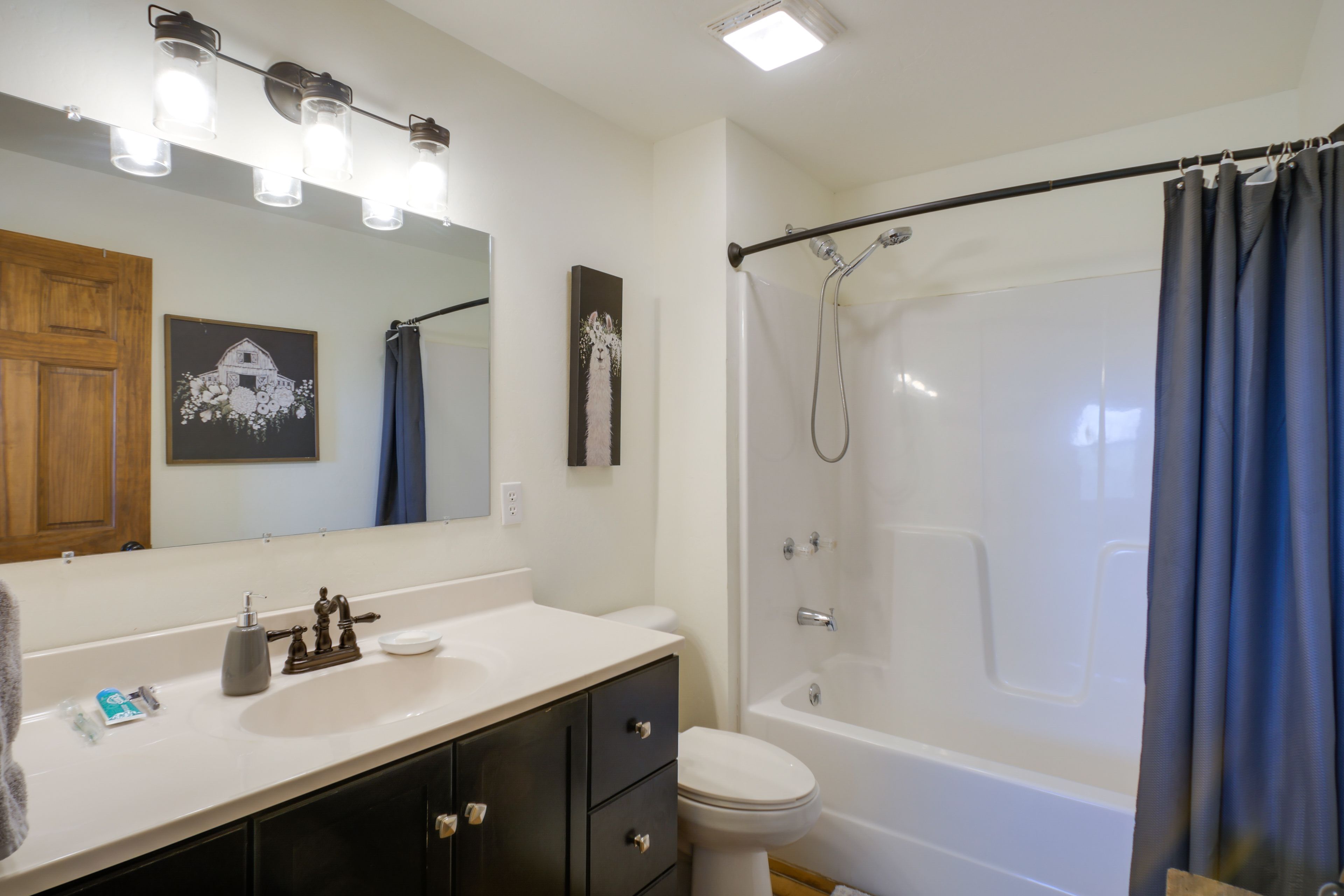 Bathroom | Towels Provided