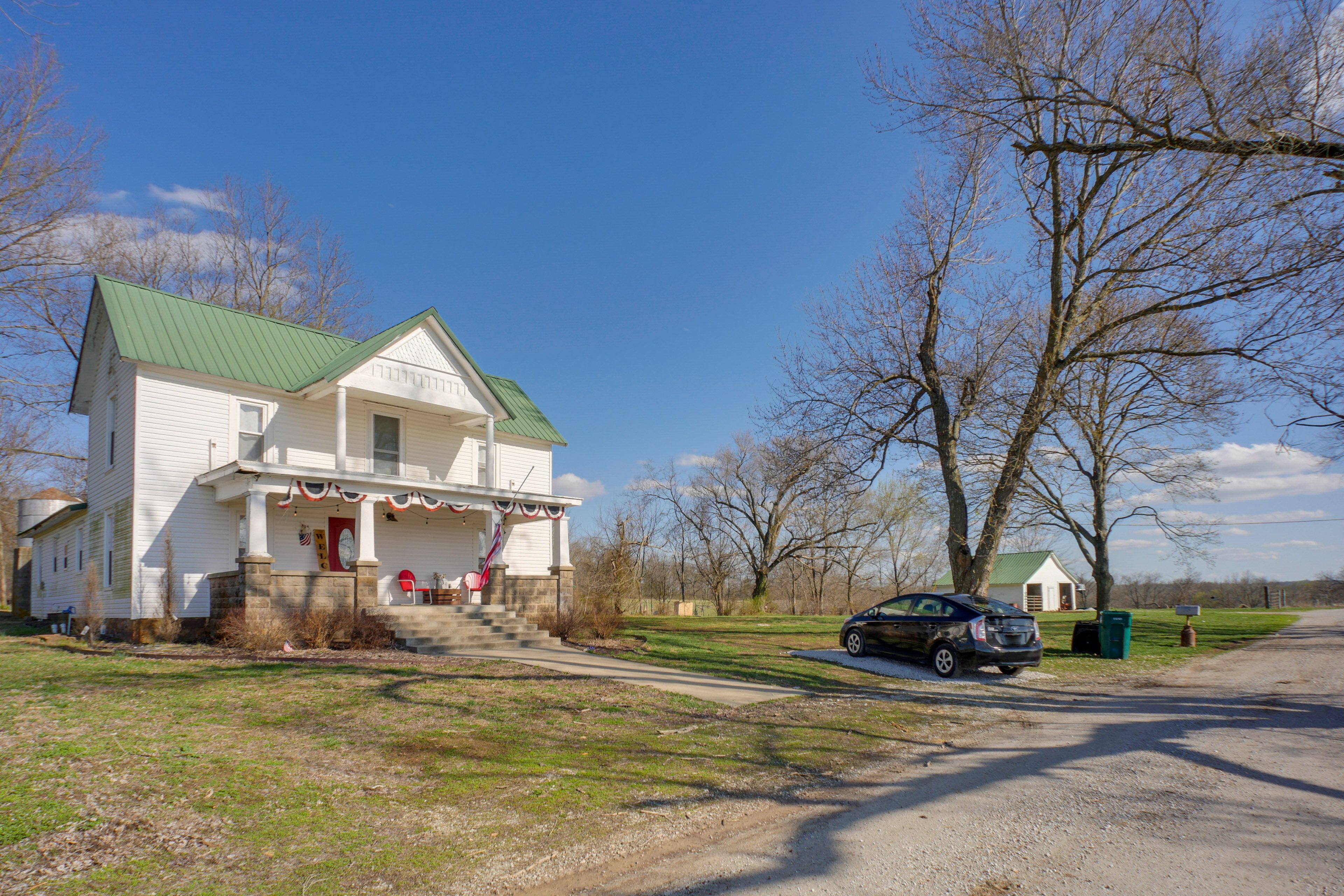 Parking | Driveway (4 Vehicles)