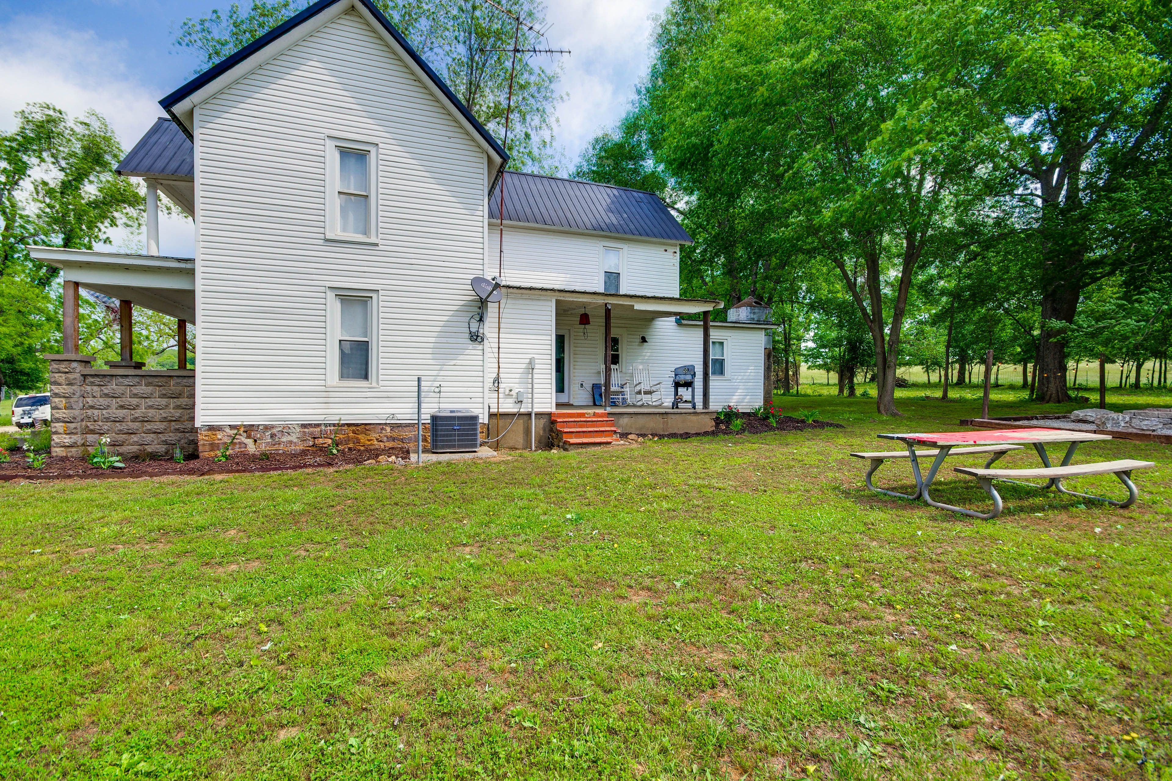 Backyard | Picnic Area
